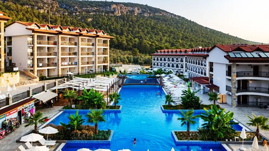 Ramada Resort Akbuk