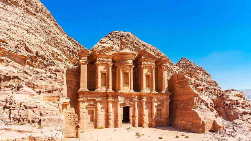 Йордания от А до Я - Петра и пустинята Уади Рум - полет от София