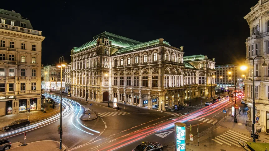 B and B HOTEL Wien St. Marx – ДУНАВСКА КОЛЕДНА МАГИЯ – Виена и Братислава – предколедни базари с 4 нощувки и чартър от София