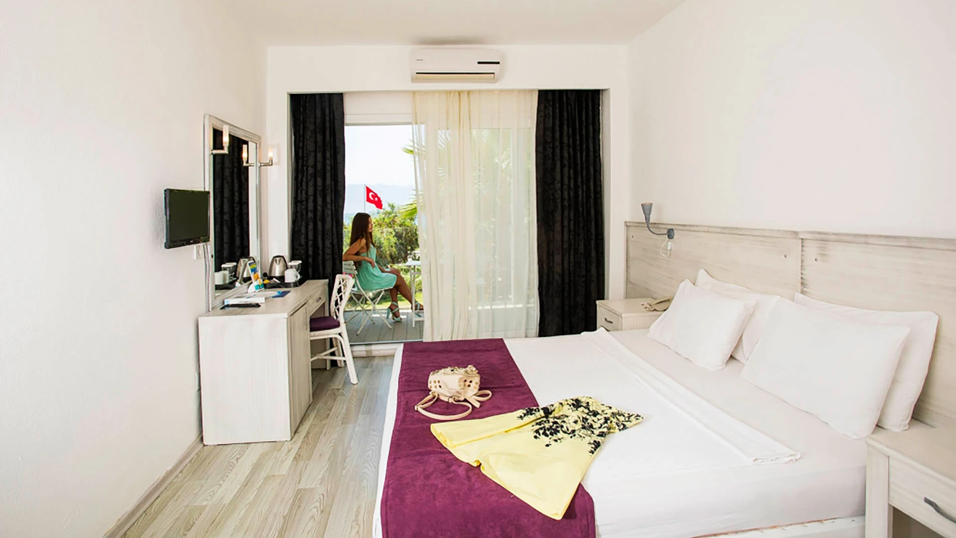 Charm Beach Hotel – 31