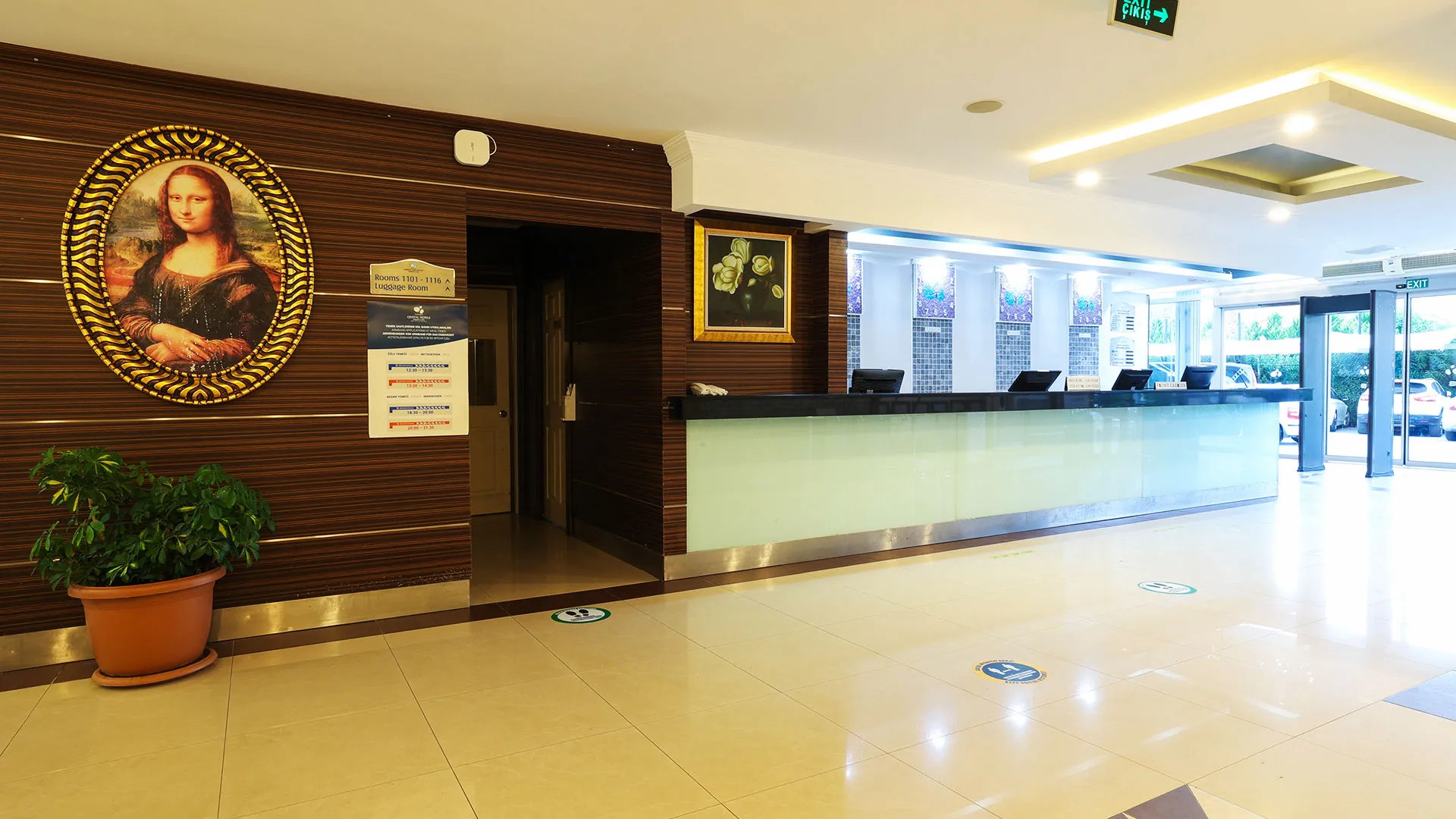 Crystal Aura Beach Resort & Spa – 24