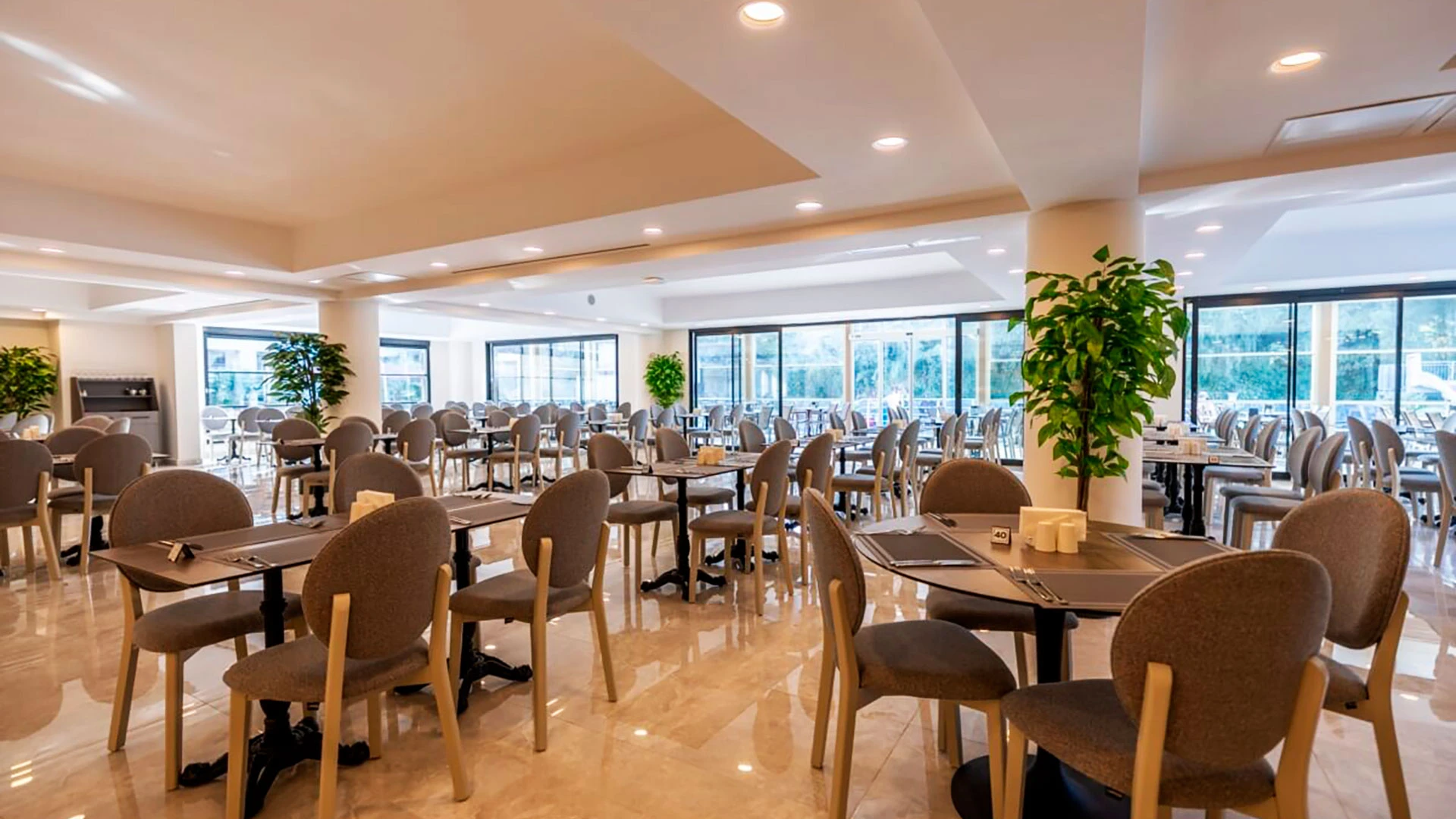 Proxima Hotel – 12