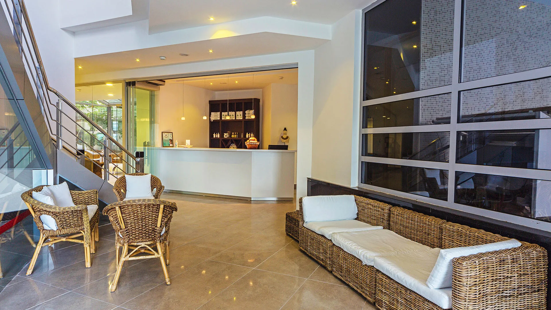 Poseidon Hotel – 42