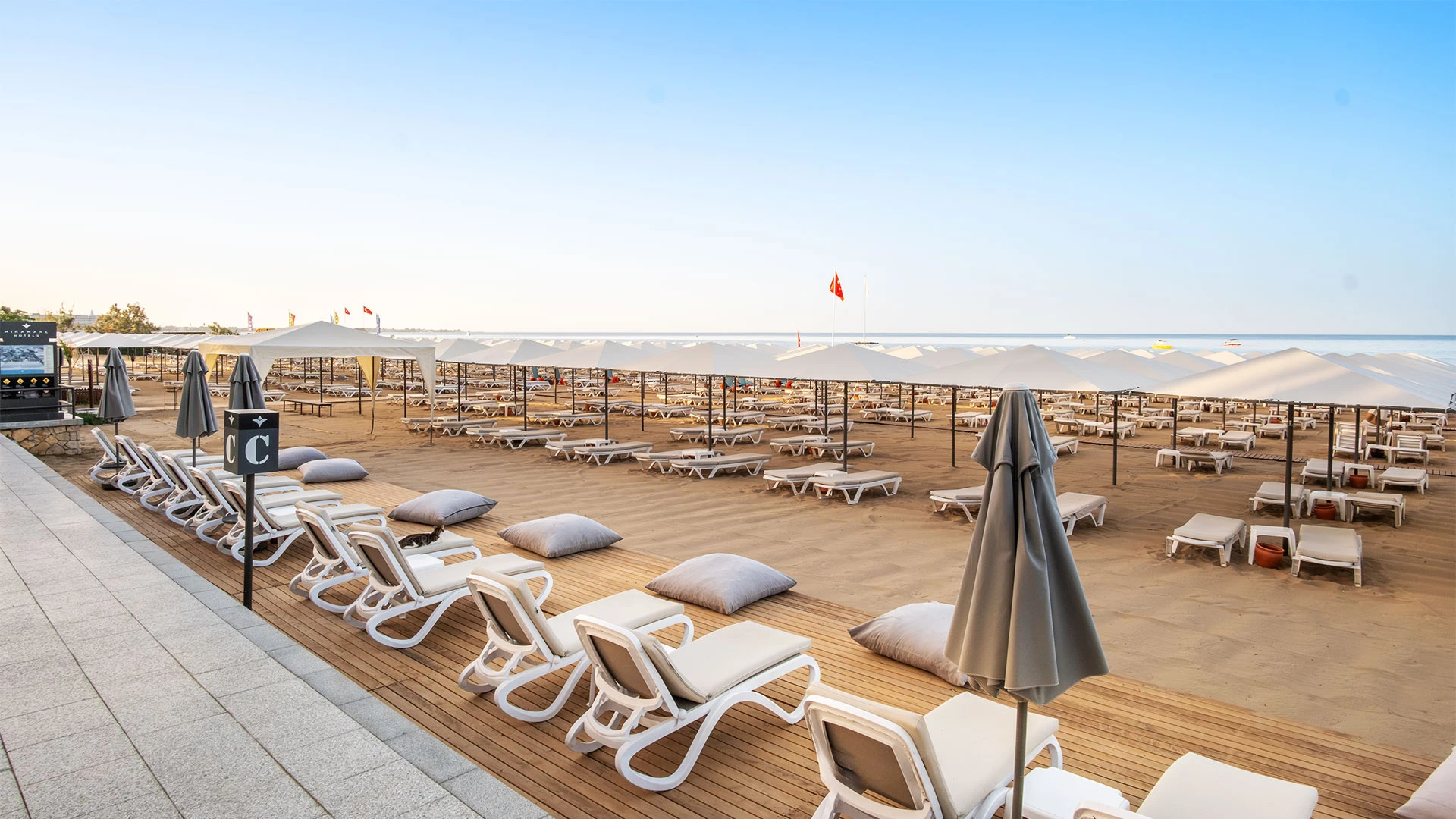 Miramare Queen Hotel – 72