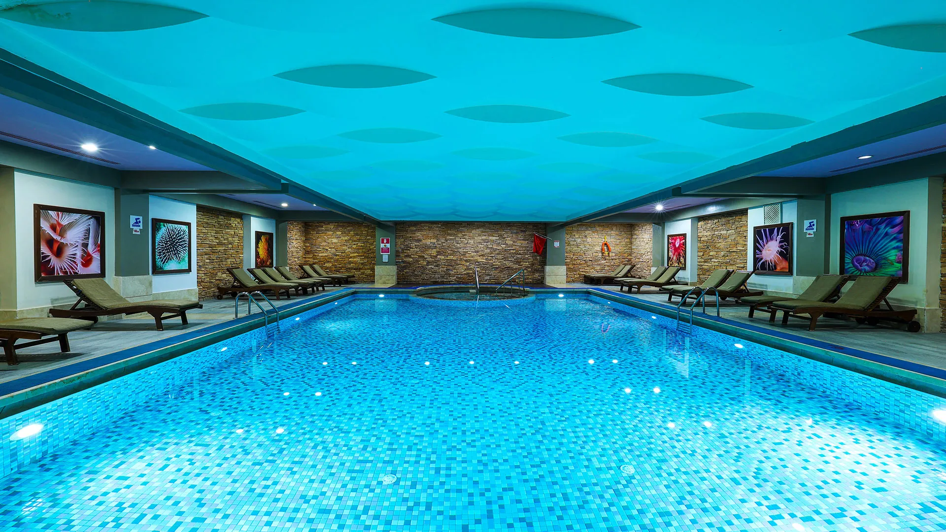 Crystal Deluxe Resort & Spa – 7