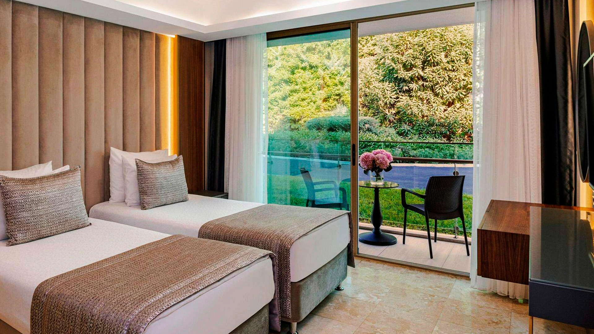 Vogue Bodrum – 18