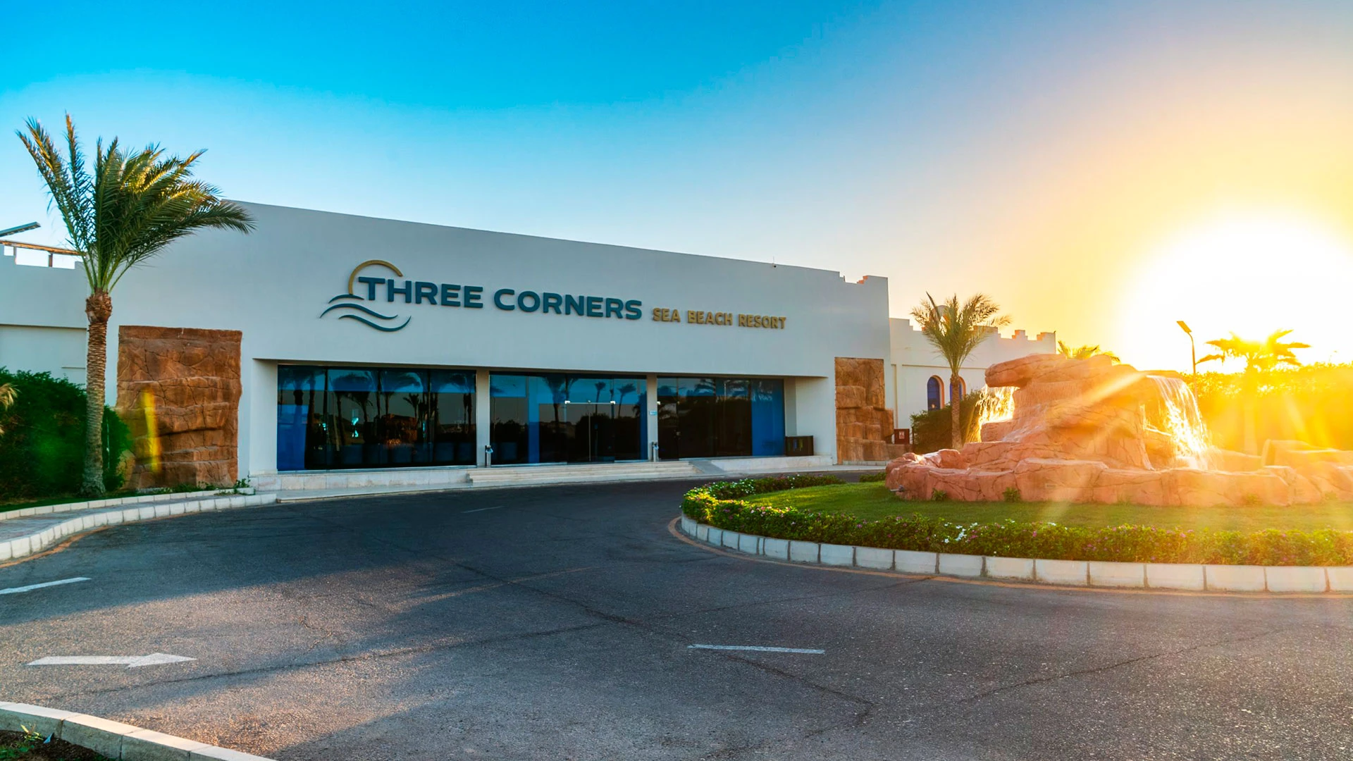 THE THREE CORNERS SEA BEACH RESORT Нова Година - Почивка в Хургада с чартър от София – 22
