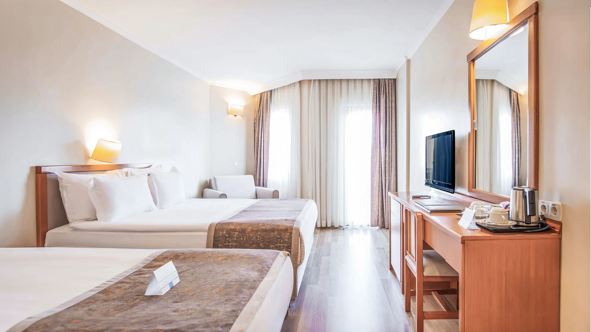 Miramare Queen Hotel – 91