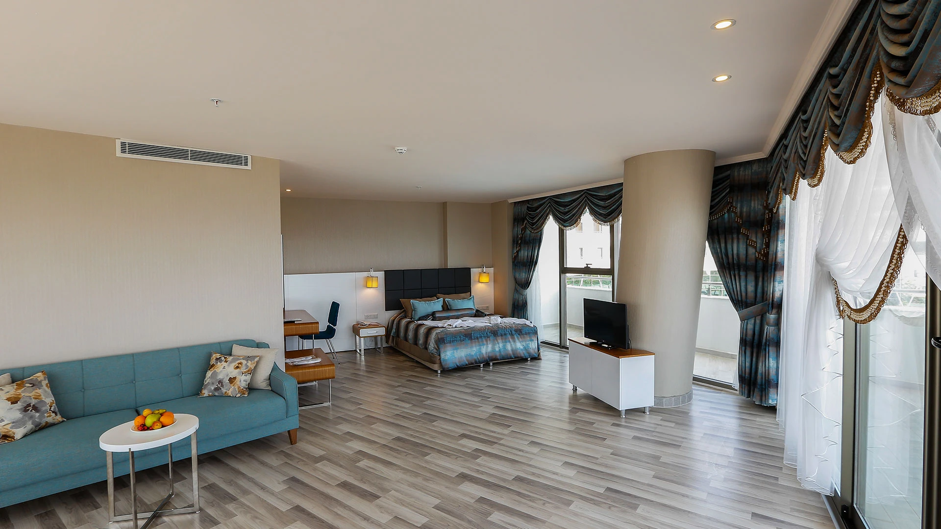 Xoria Deluxe Hotel – 16