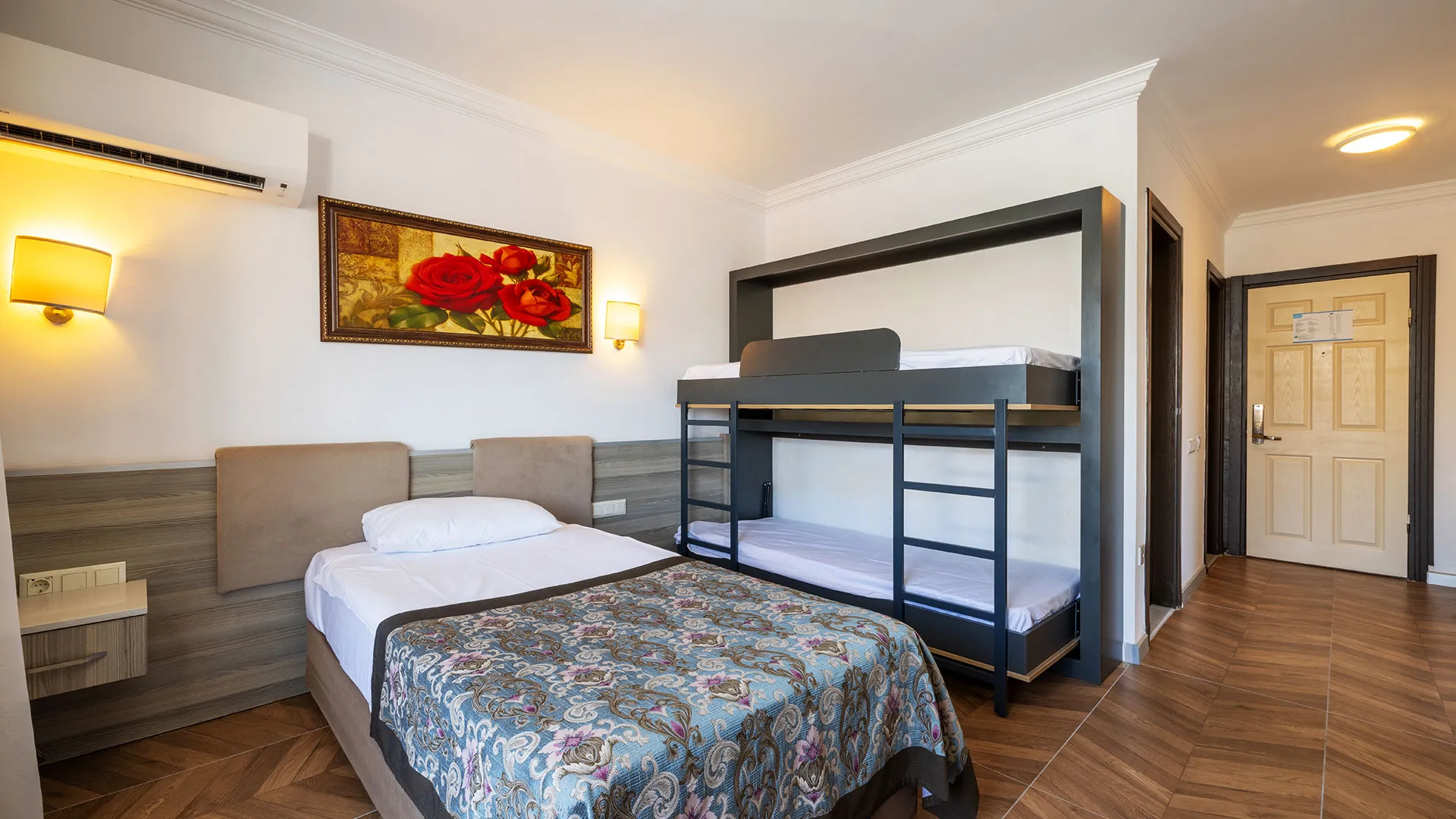 Crystal Aura Beach Resort & Spa – 12
