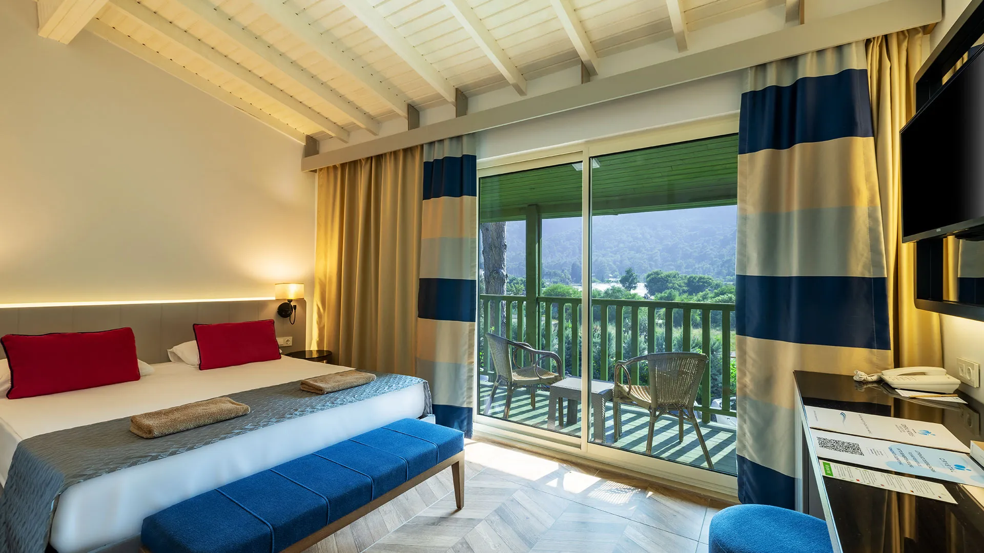 Crystal Flora Beach Resort – 12
