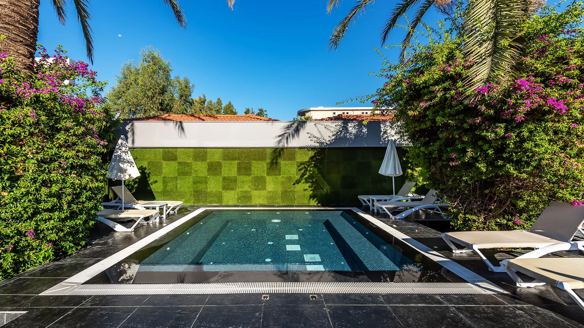 White City Beach Hotel – 27