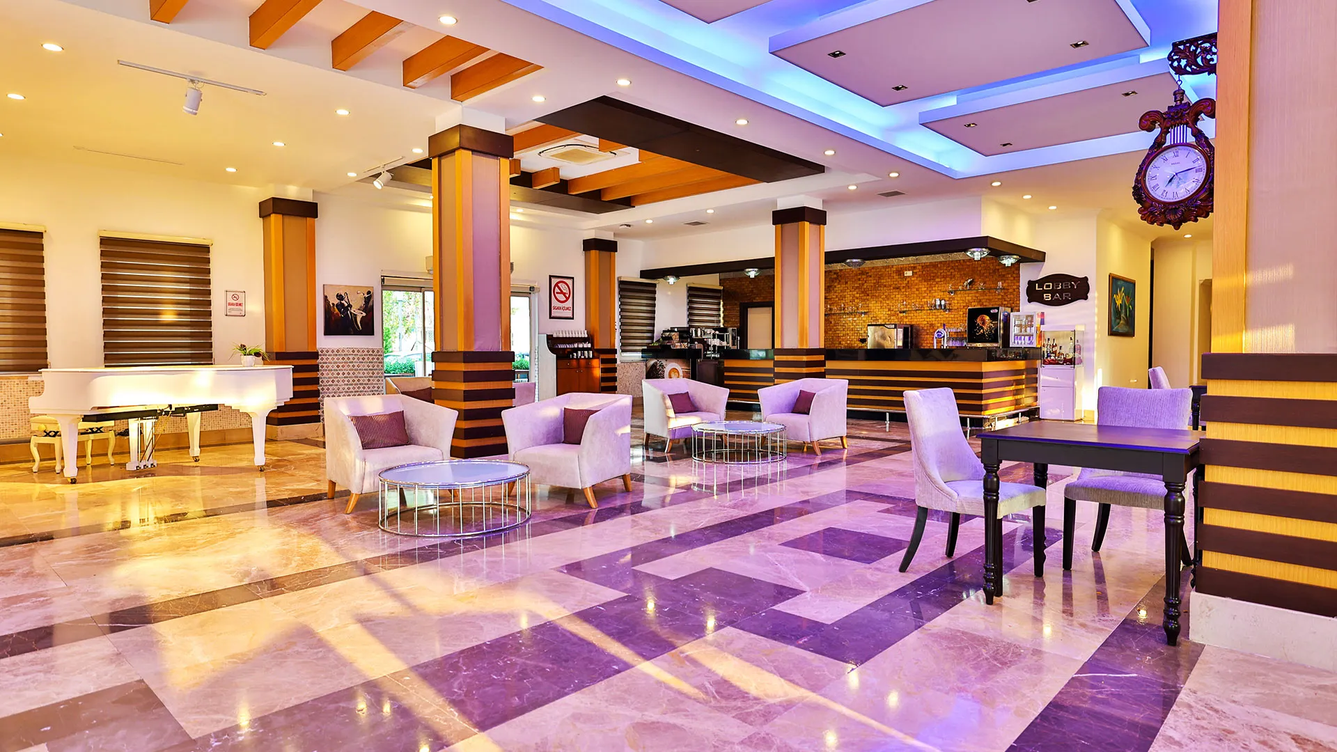 Crystal Aura Beach Resort & Spa – 9