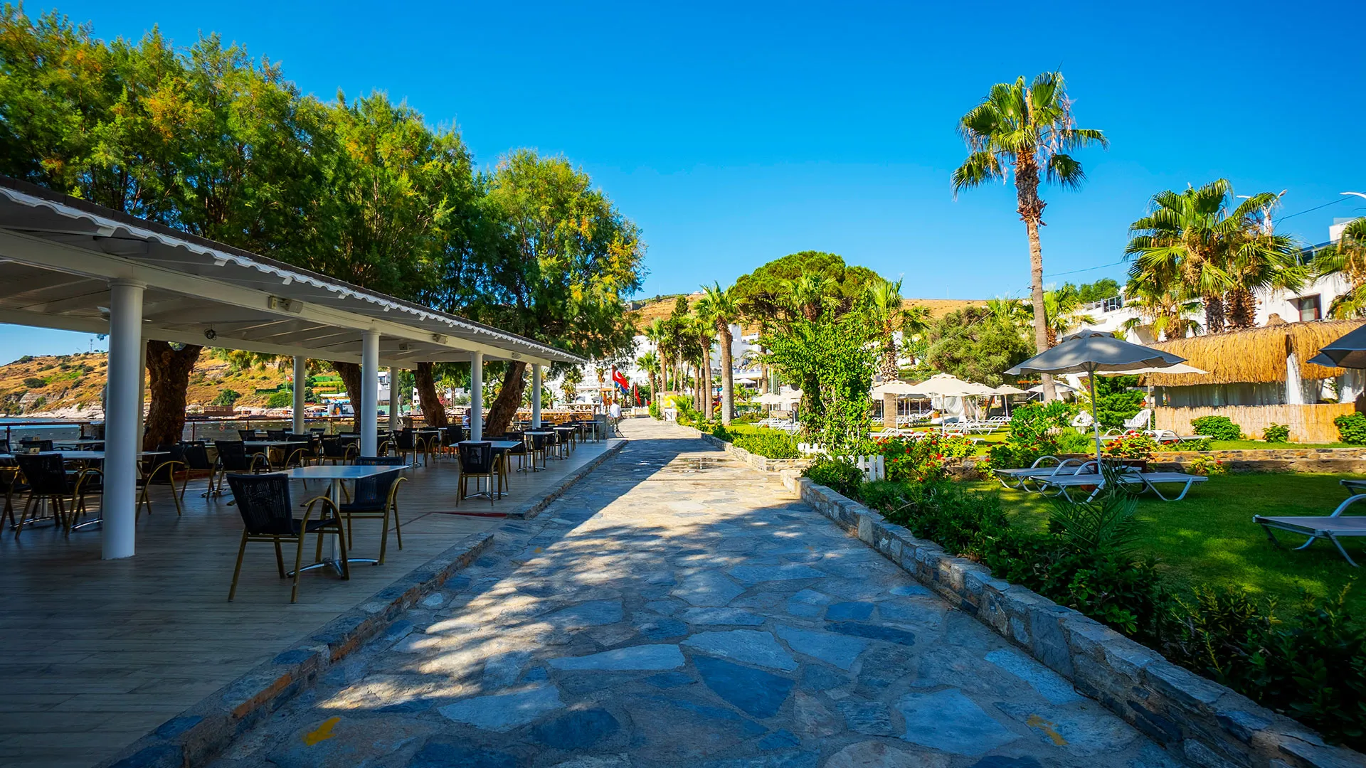 Azka Hotel – 24