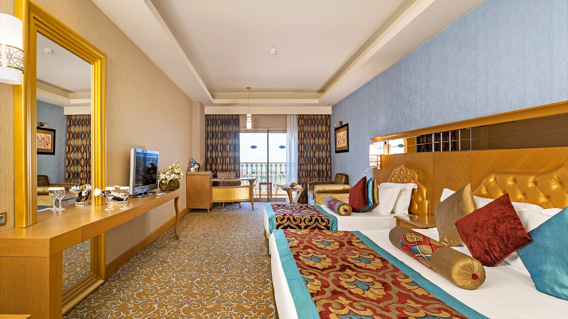 Royal Holiday Palace – 18