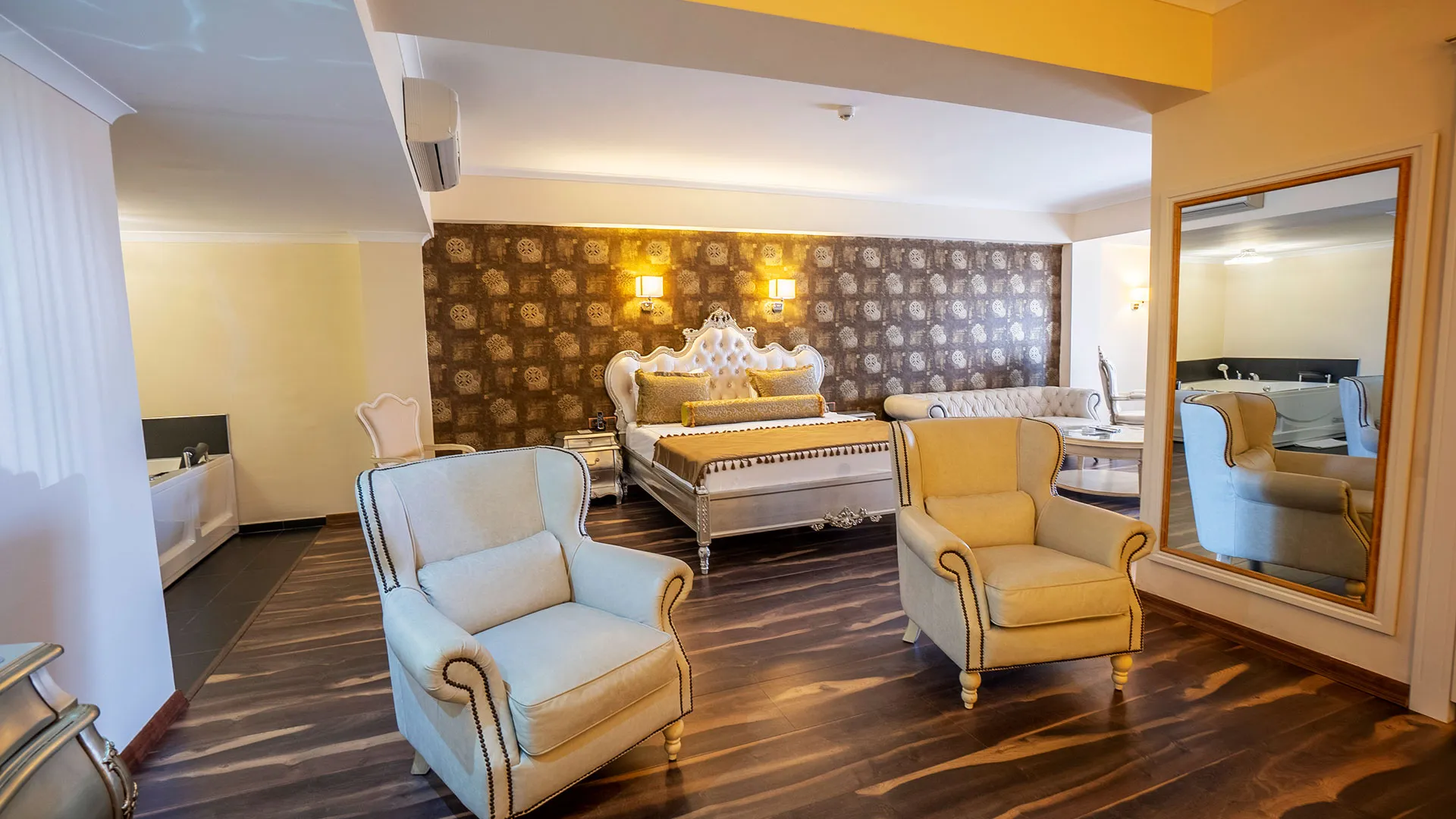 Azka Hotel – 86