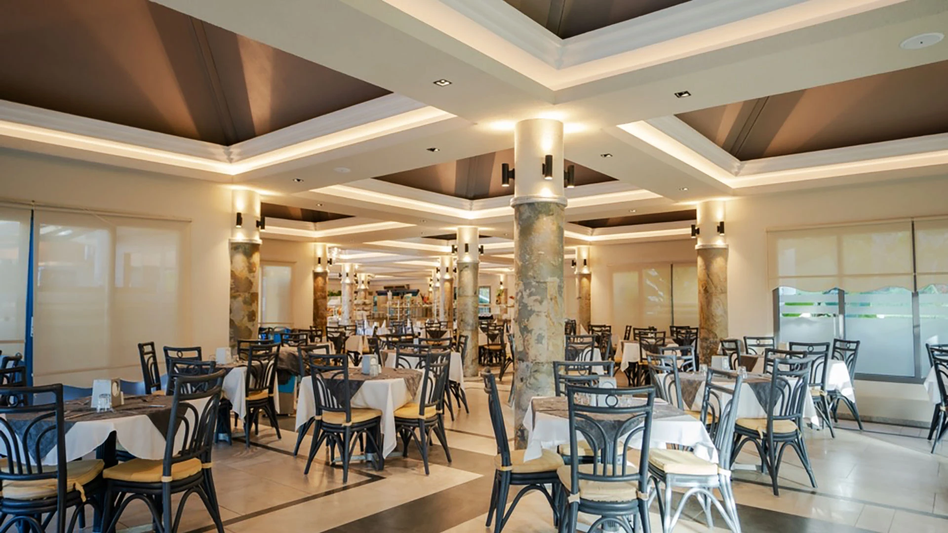 Grand Blue Sky Hotel – 15