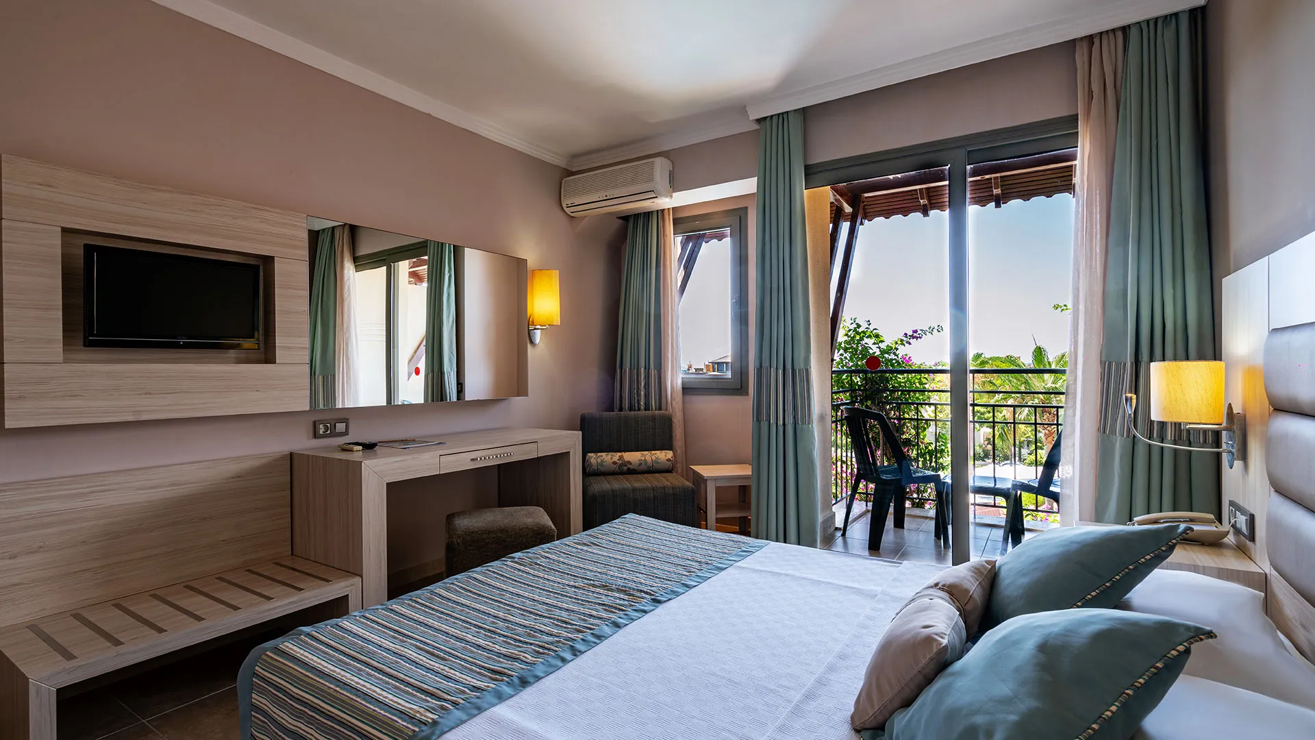 Palmeras Beach Hotel – 16