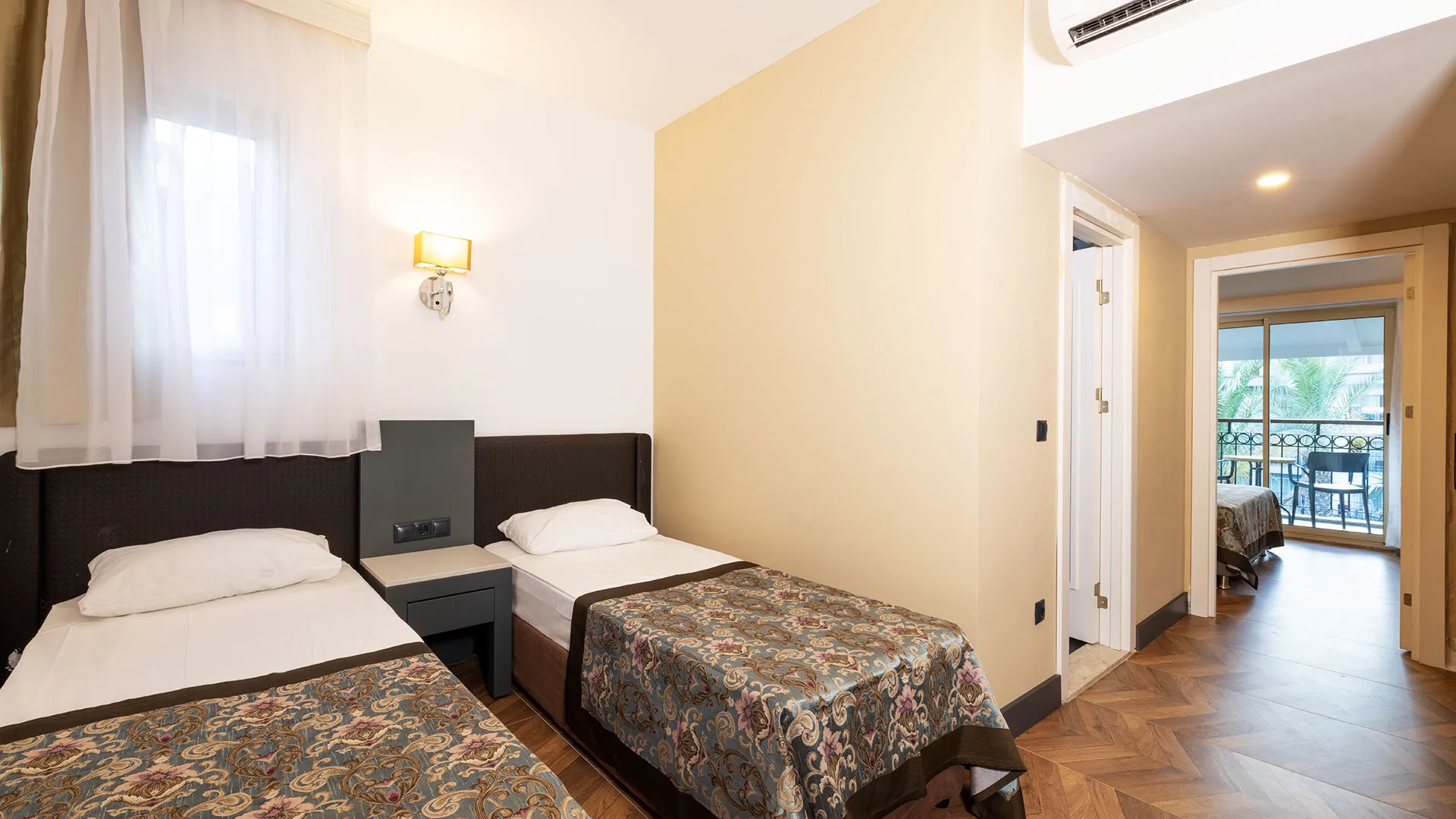 Crystal Aura Beach Resort & Spa – 42