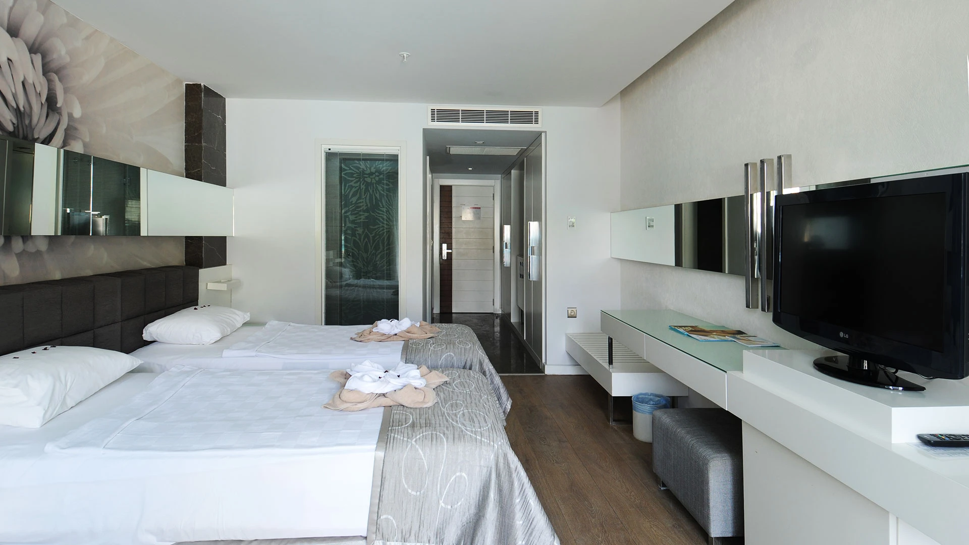 Lonicera West Hotel – 39