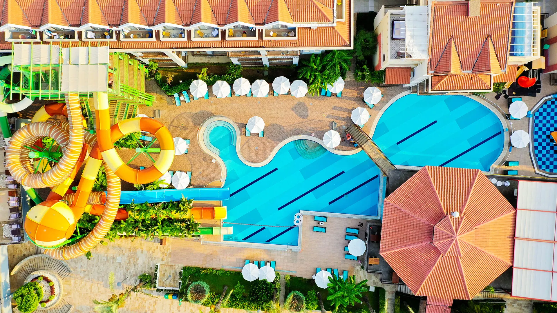 Crystal Aura Beach Resort & Spa – 2