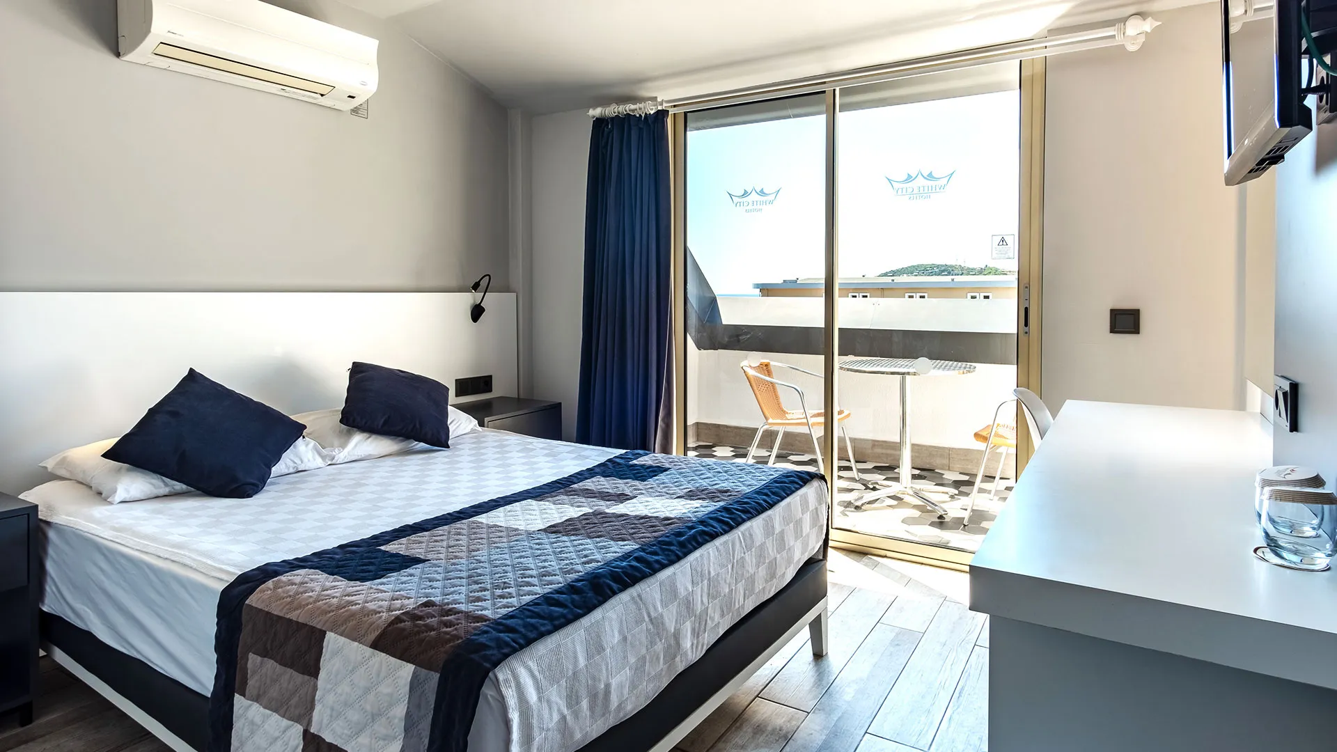 White City Beach Hotel – 10