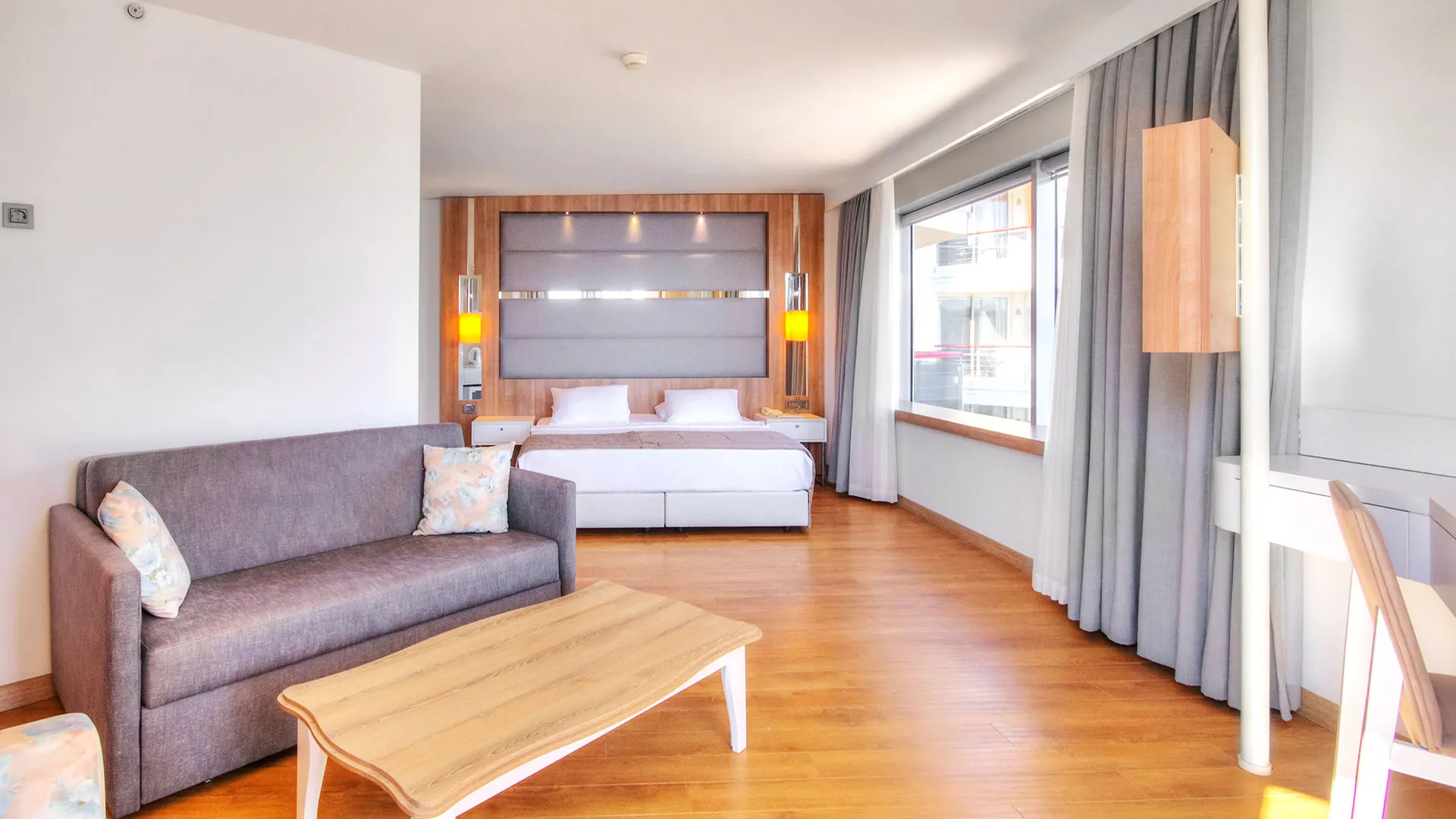 Poseidon Hotel – 57