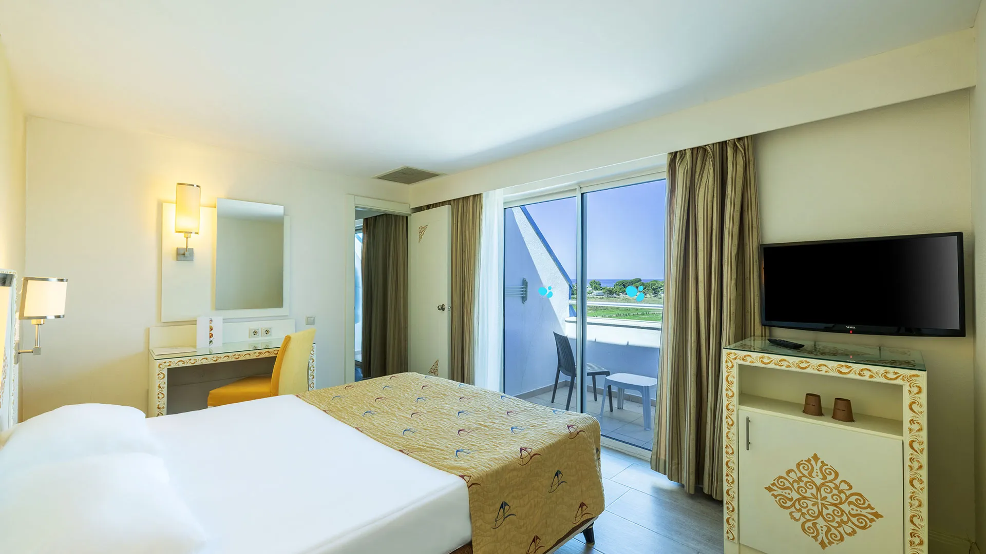 Crystal Admiral Resort & Spa – 40