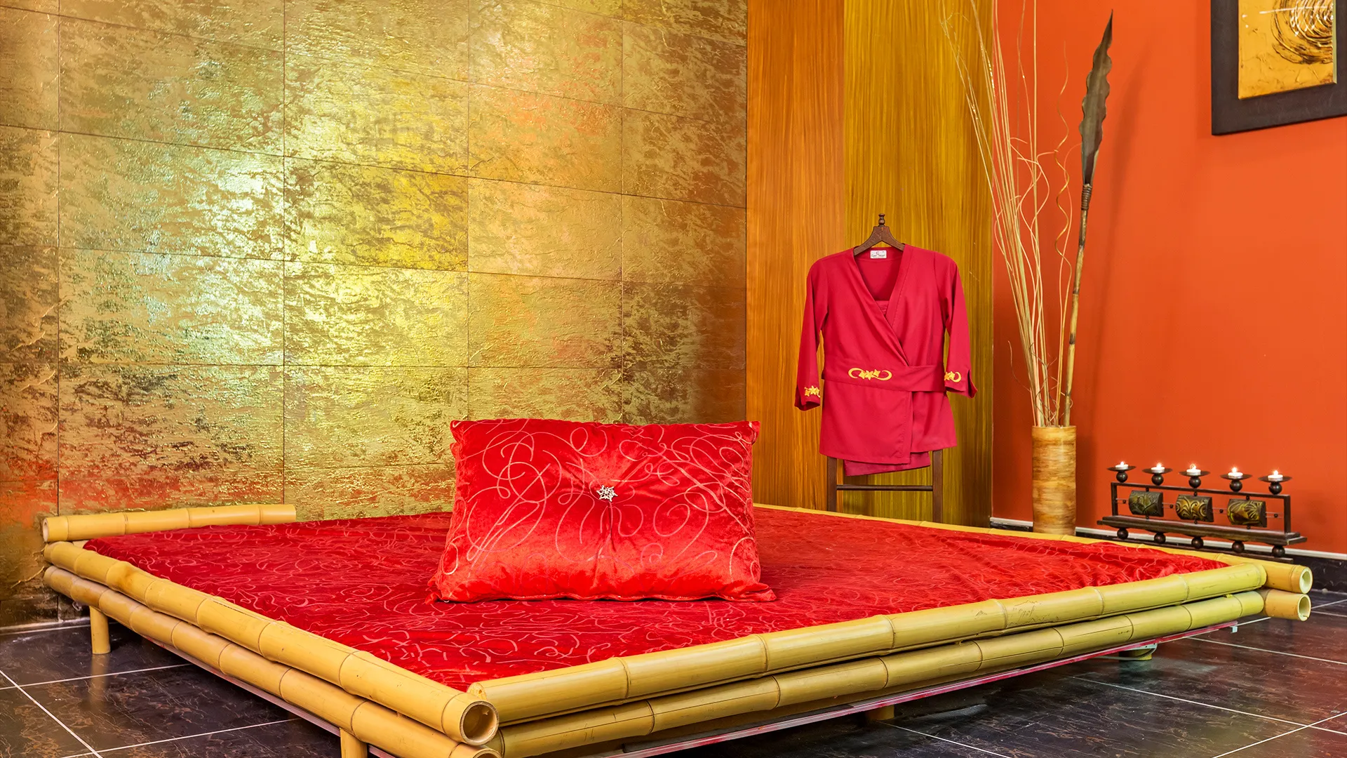 Royal Holiday Palace – 14