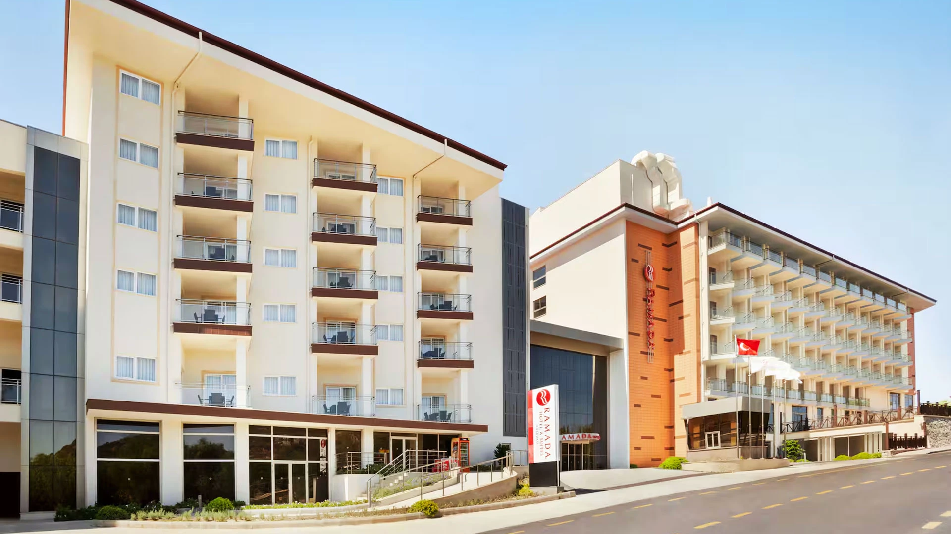 Ramada Hotel & Suites By Wyndam – 4
