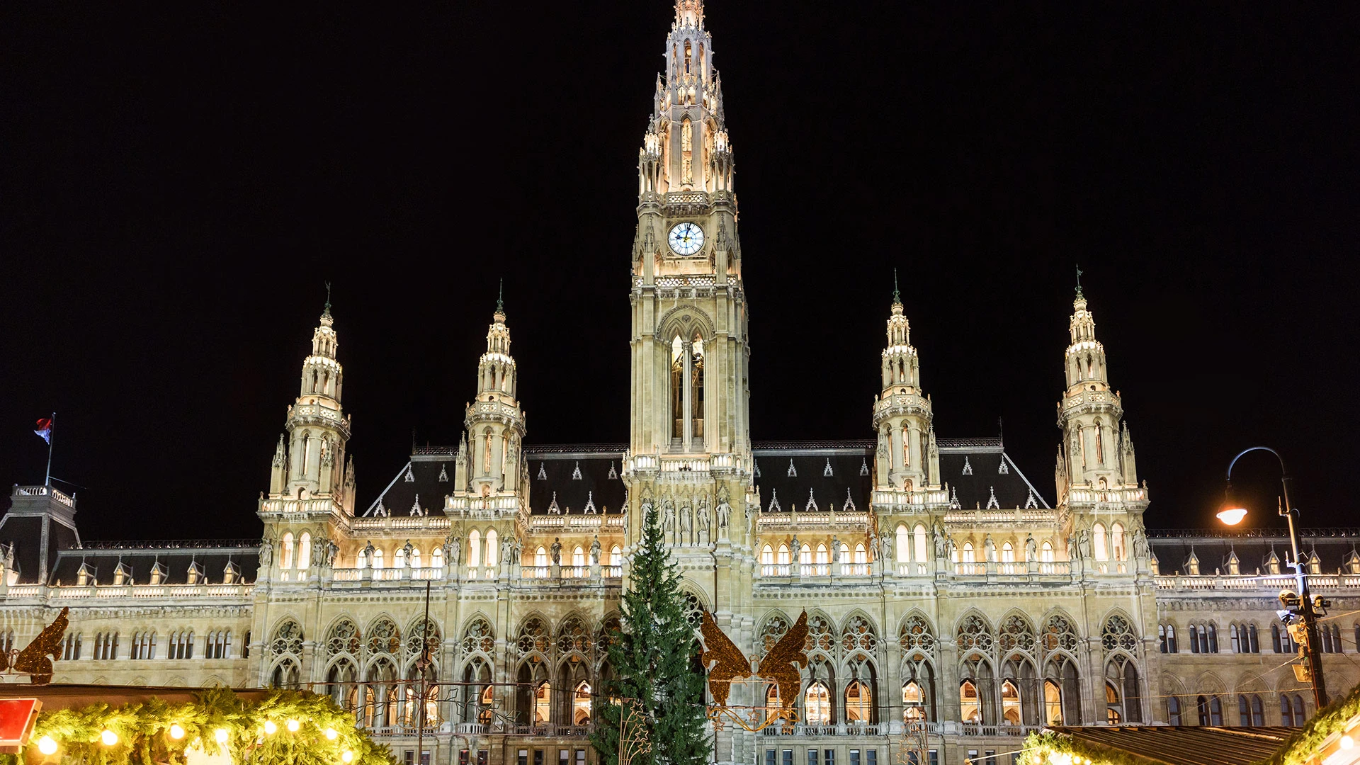 B and B HOTEL Wien St. Marx – ДУНАВСКА КОЛЕДНА МАГИЯ – Виена и Братислава Предколедни базари с 3 нощувки и чартърен полет от Варна – 2