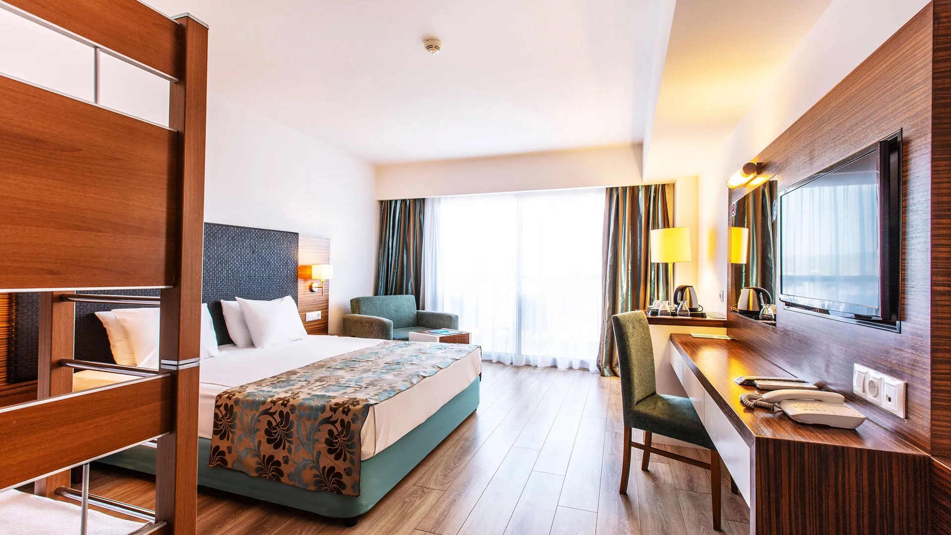 Palm Wings Beach Resort & Spa Kusadasi – 13