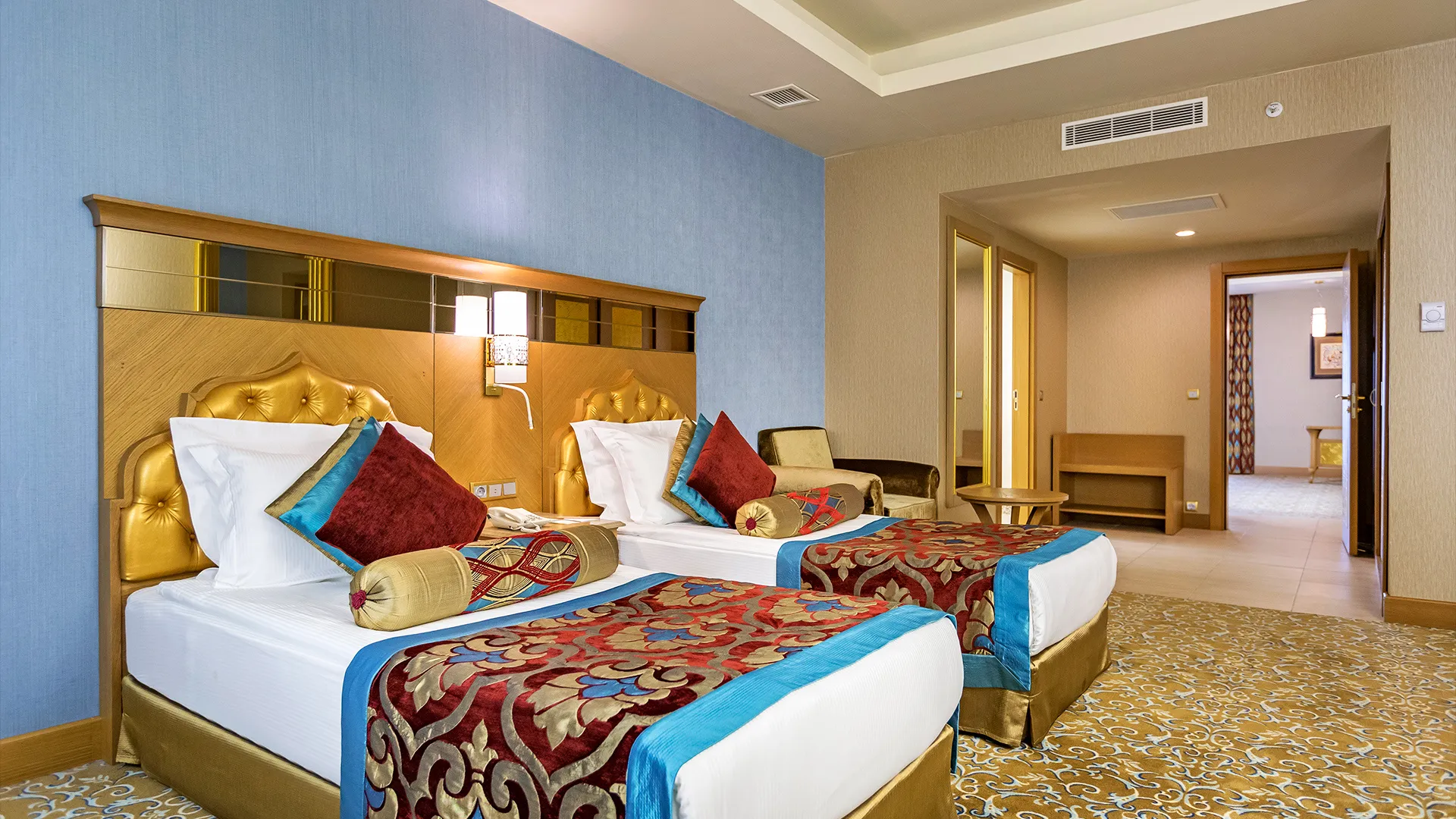Royal Holiday Palace – 12