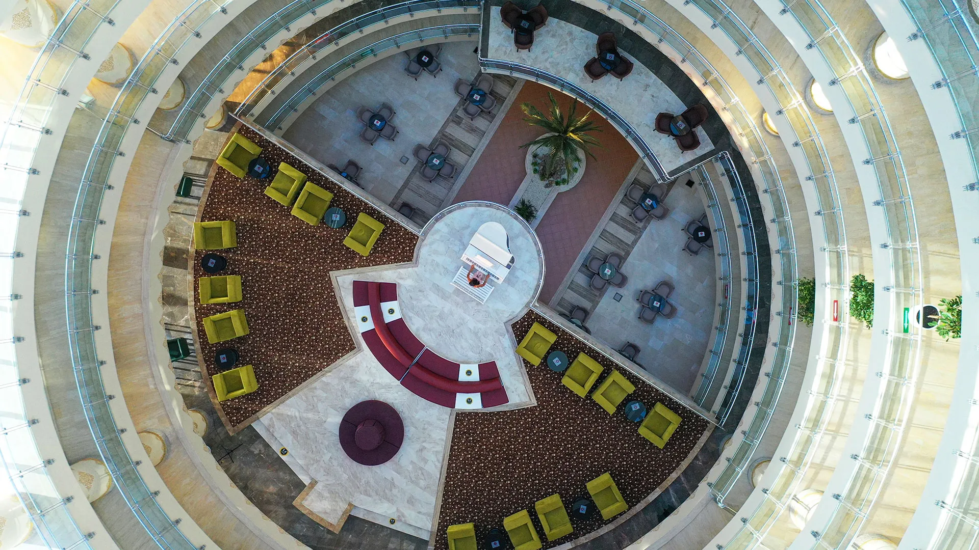Crystal Admiral Resort & Spa – 9