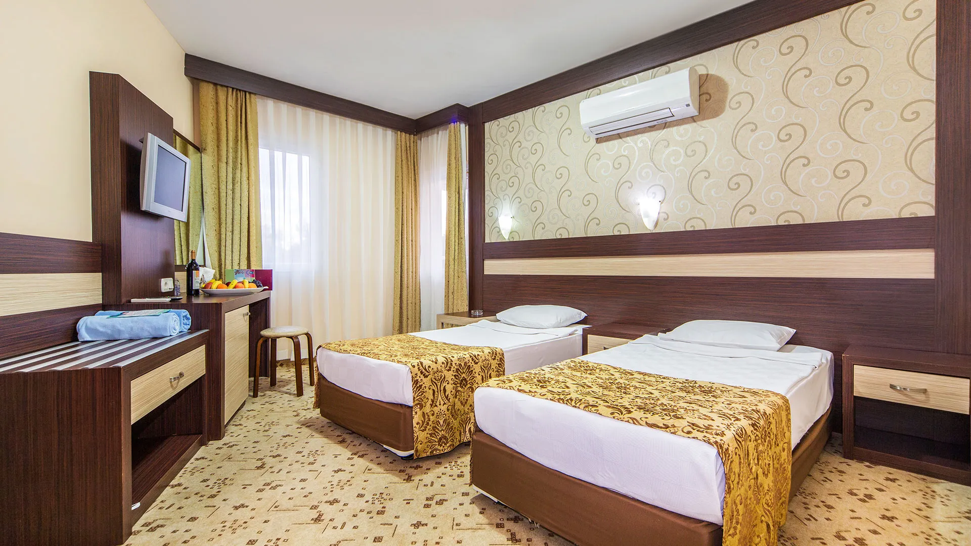 Lonicera World Hotel – 28