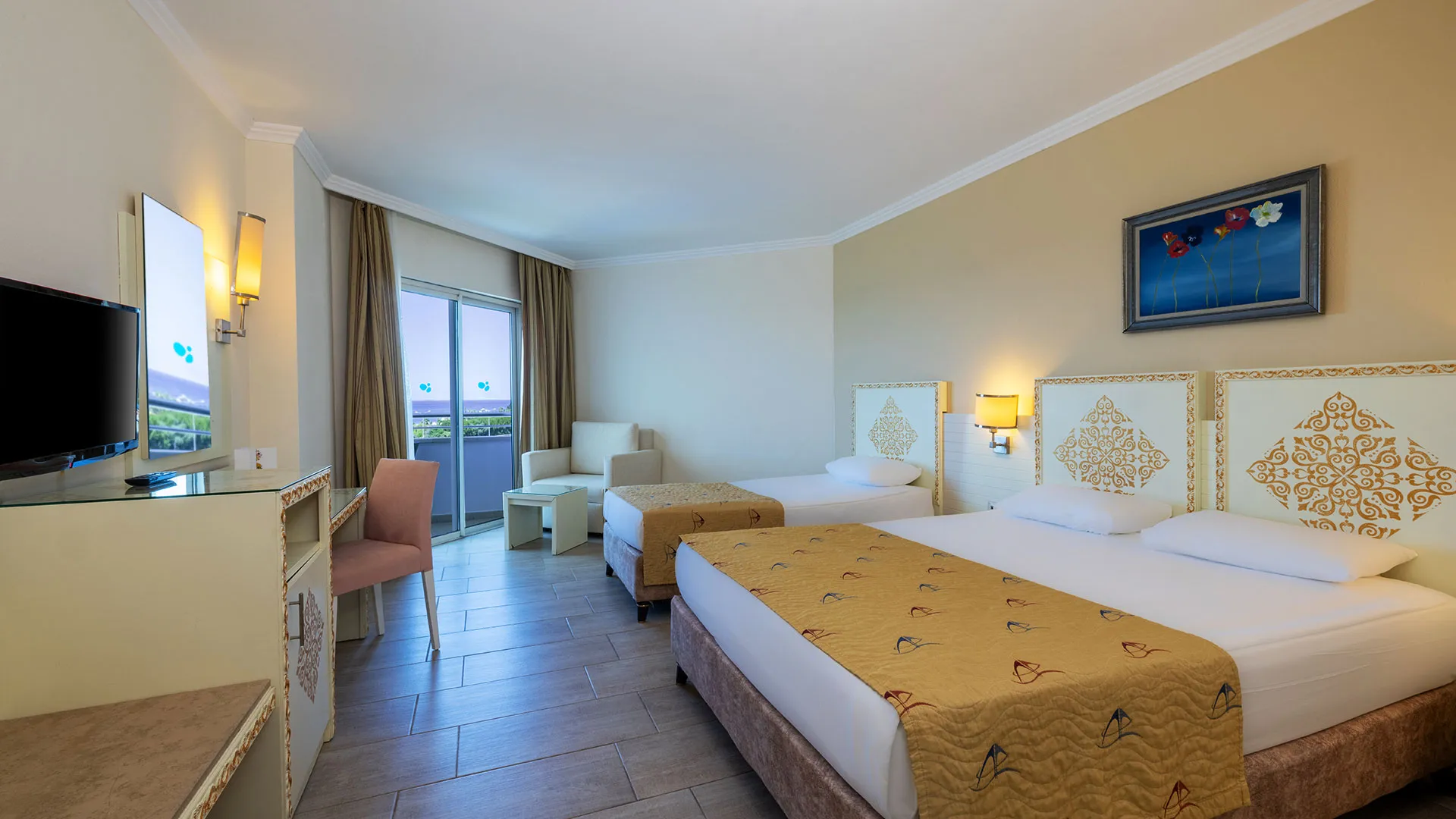 Crystal Admiral Resort & Spa – 11