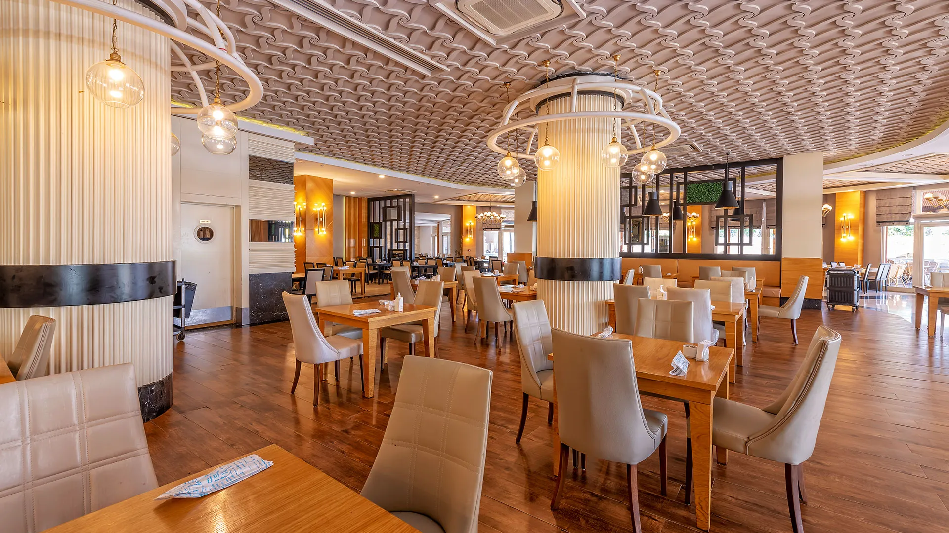 Lrs Port River Hotel Spa – 9