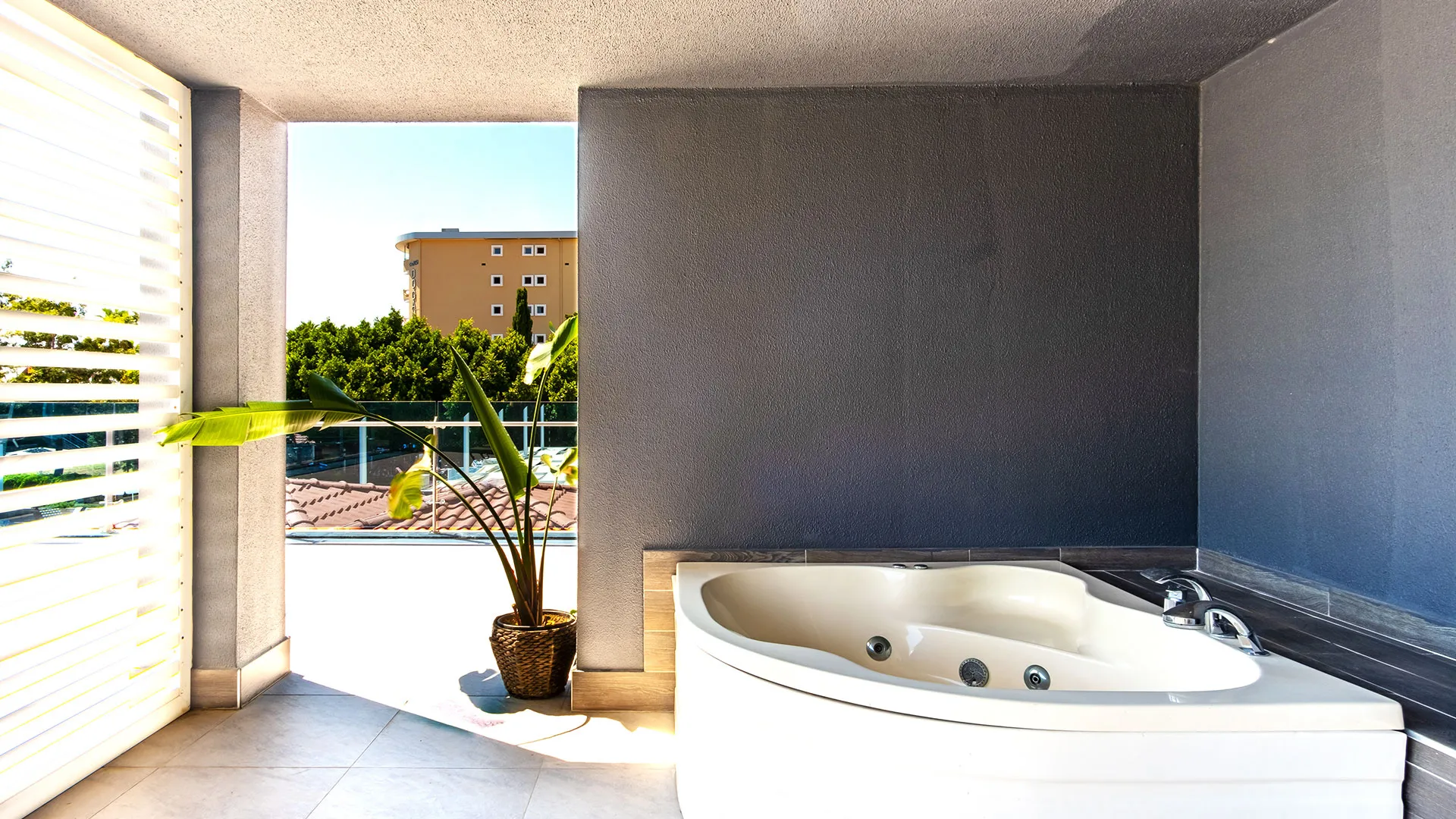 White City Beach Hotel – 19