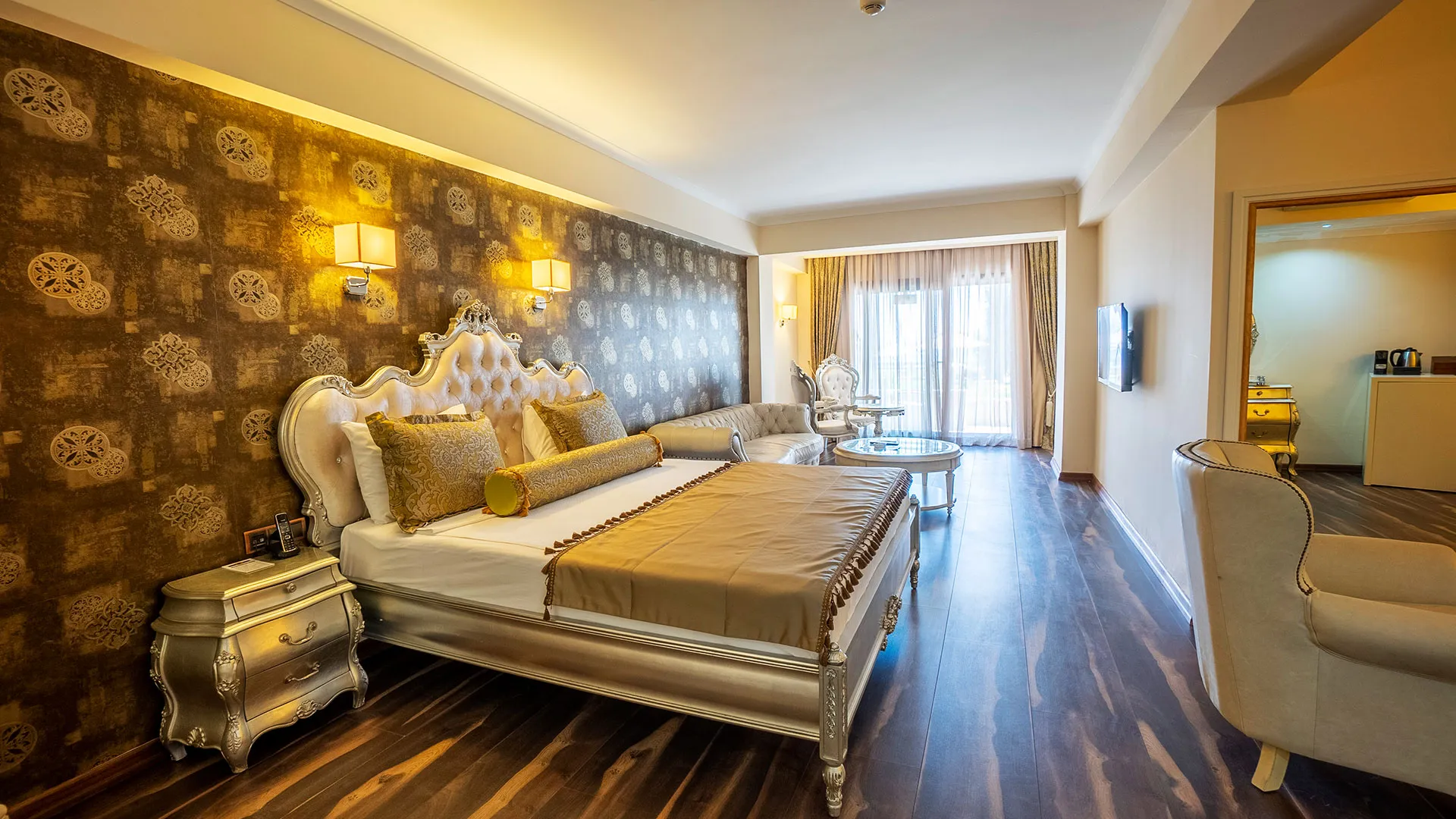 Azka Hotel – 88