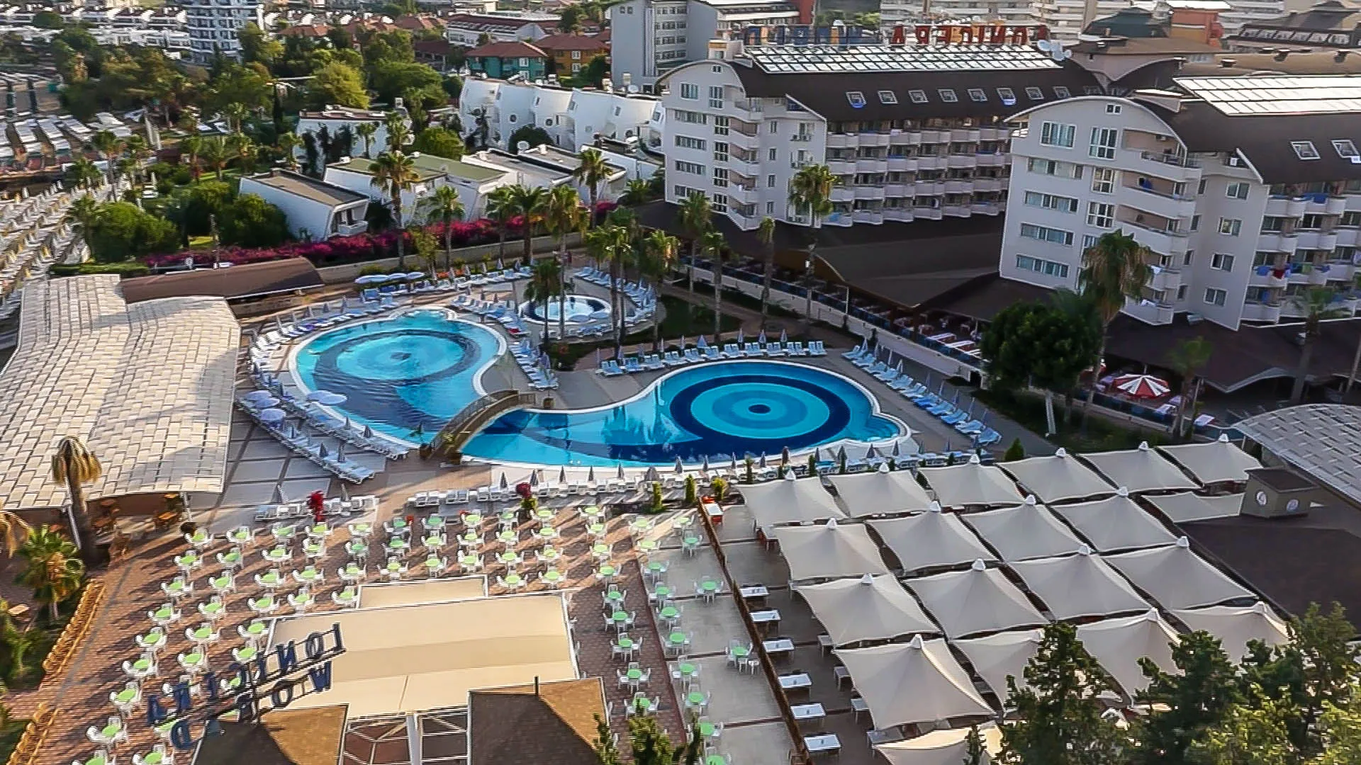 Lonicera World Hotel – 3