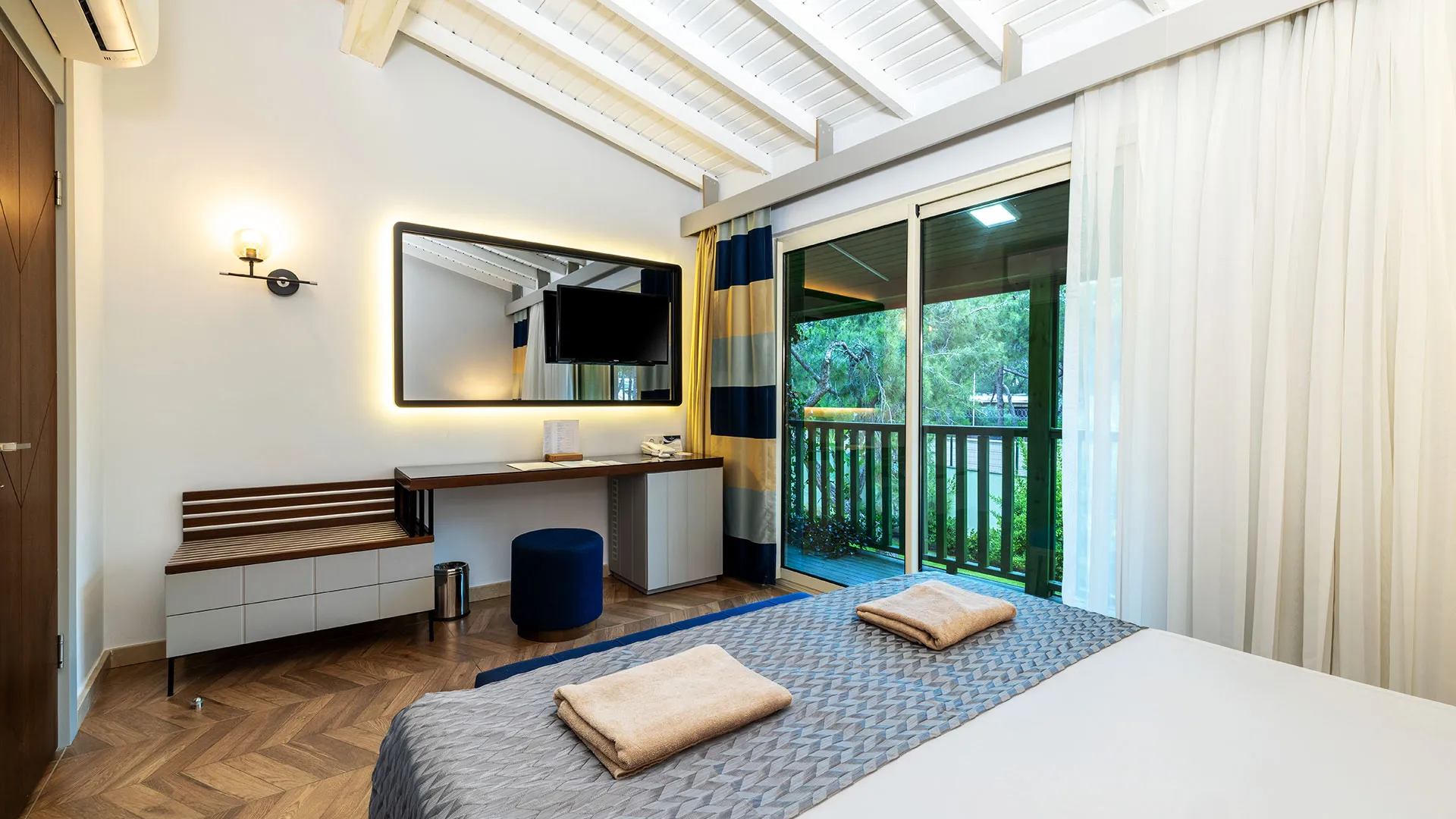 Crystal Flora Beach Resort – 30
