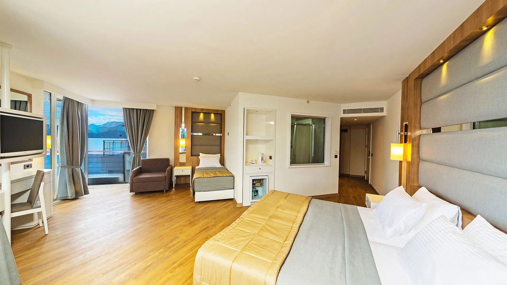 Poseidon Hotel – 46