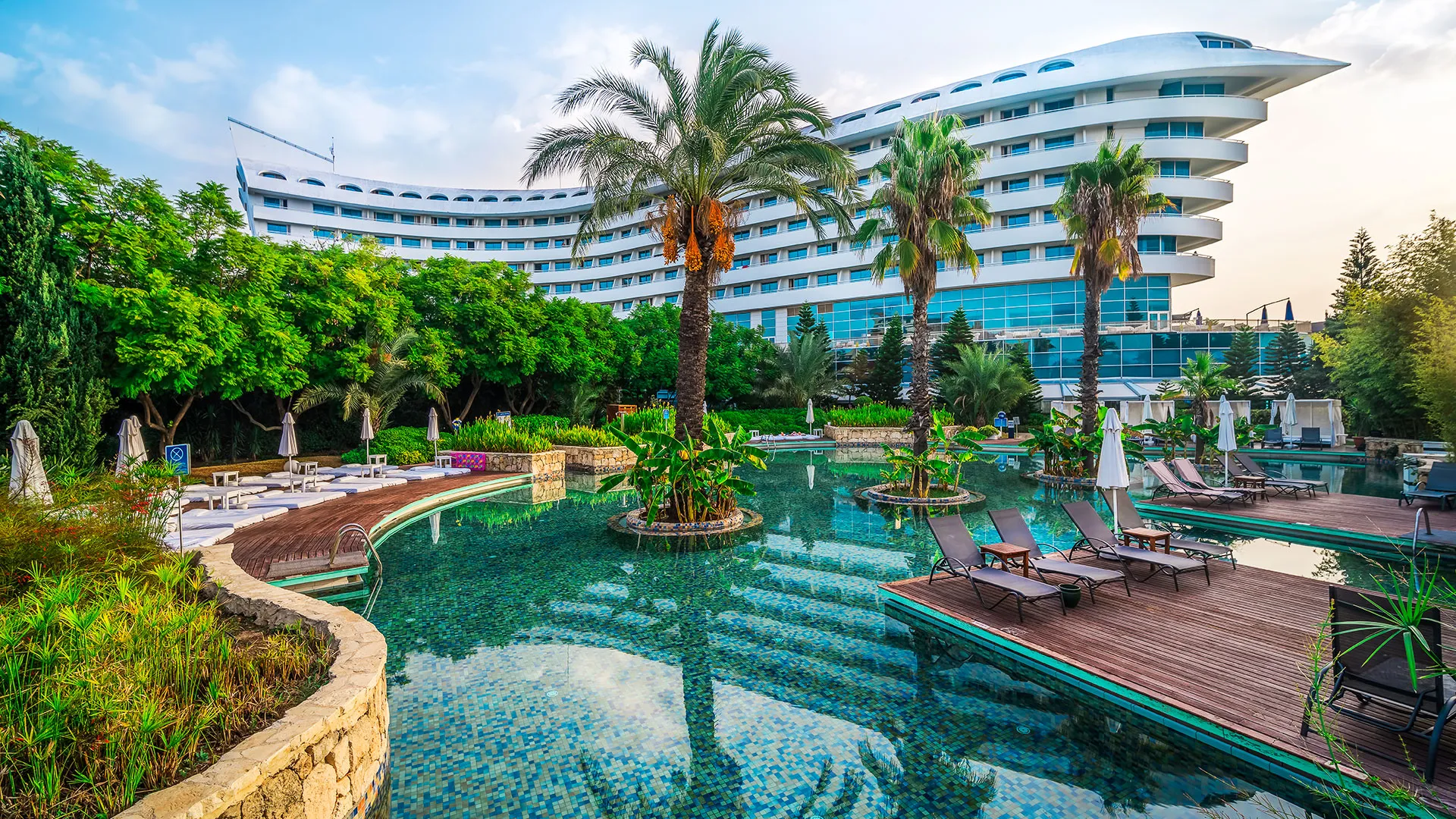 Concorde Deluxe Resort – 120