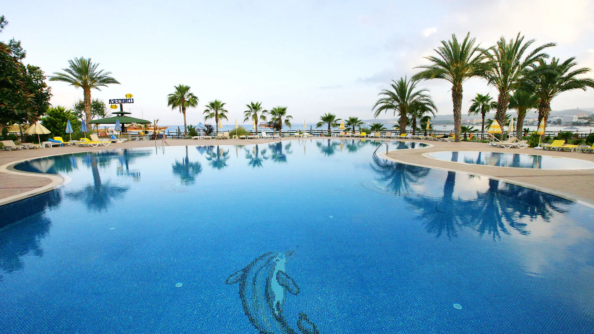 Lonicera World Hotel – 39