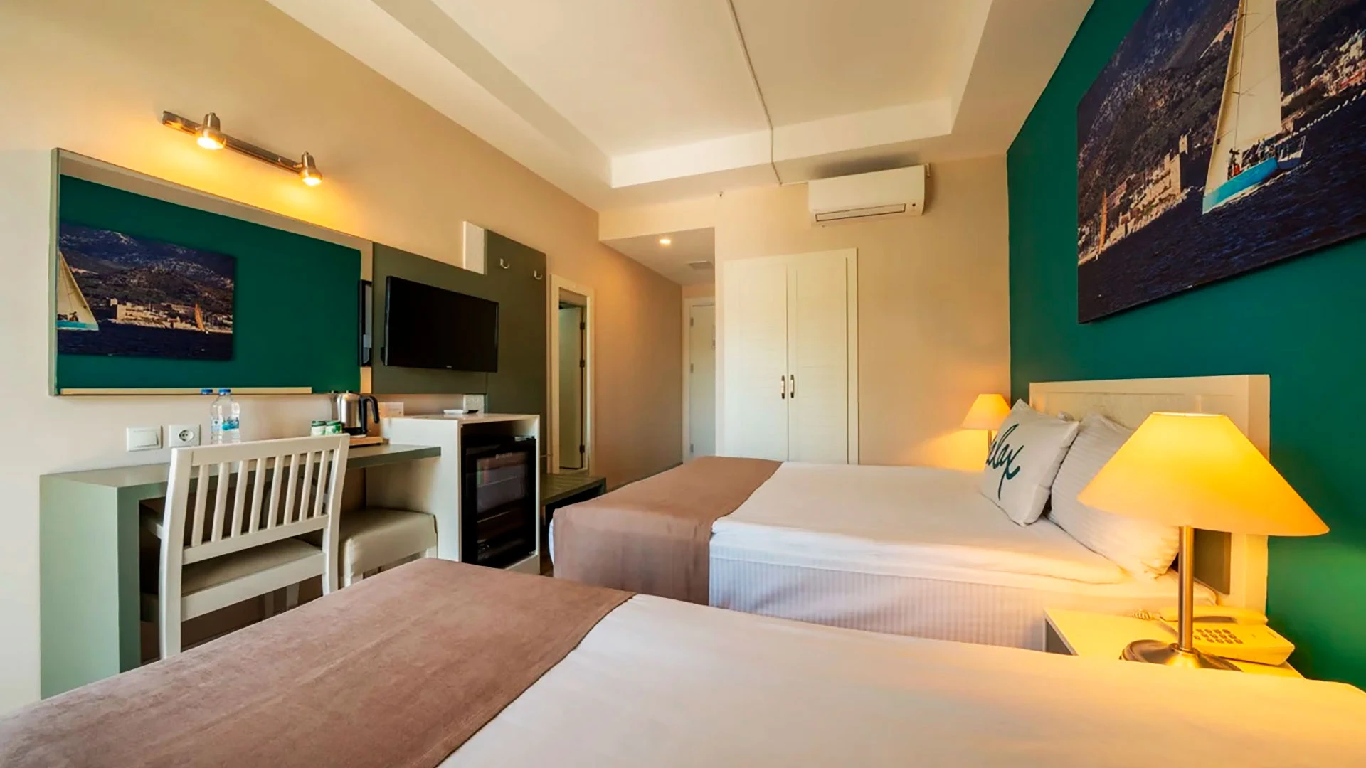 Green Bay Resort & Spa – 13