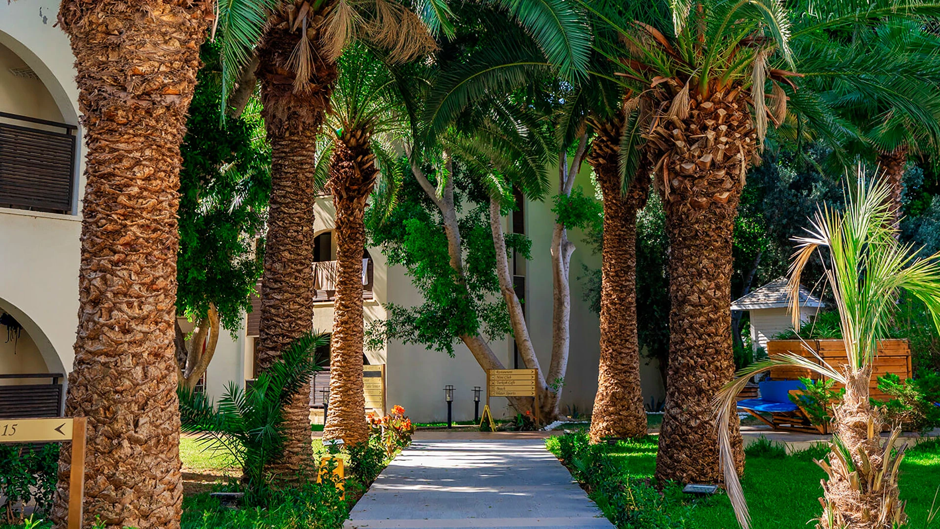 Latanya Park Resort – 14
