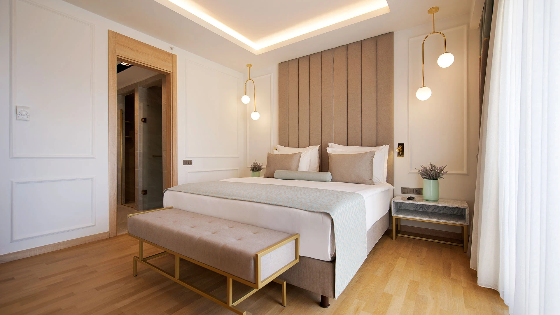 Miramare Queen Hotel – 13