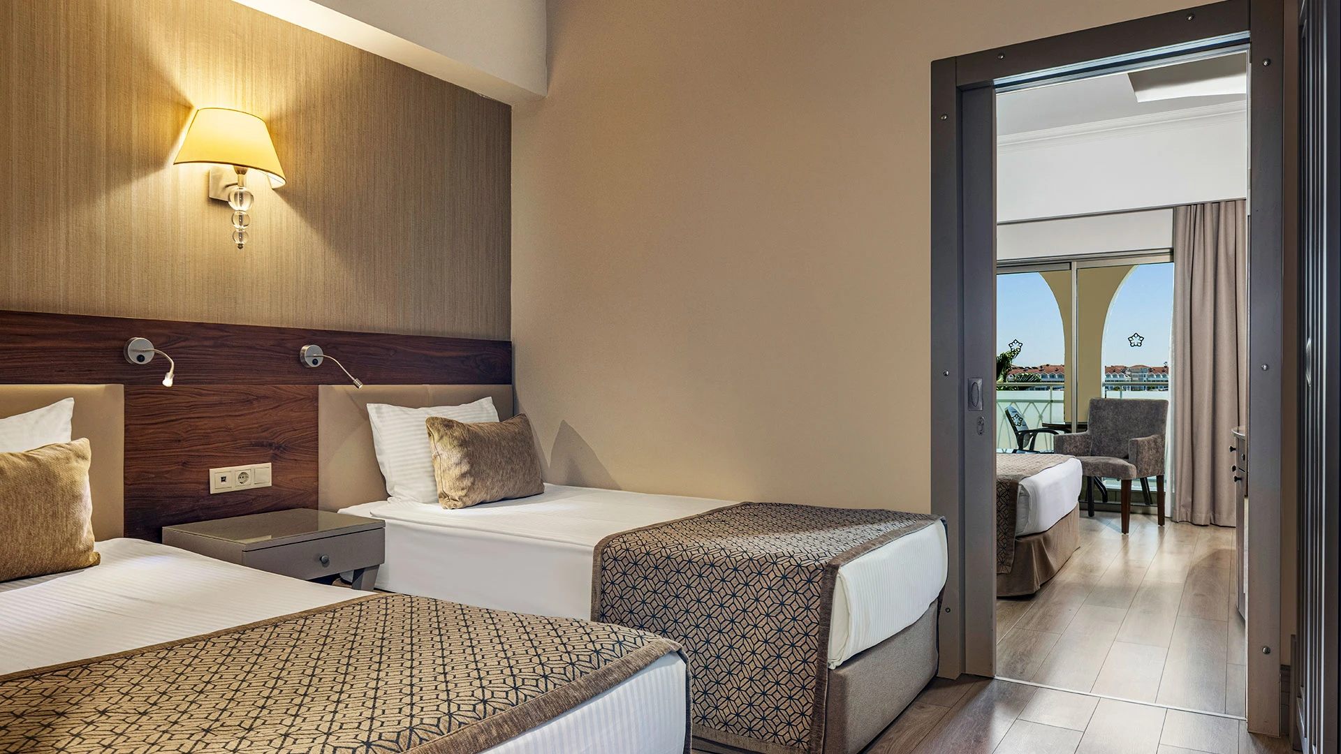 Side Star Resort – 34