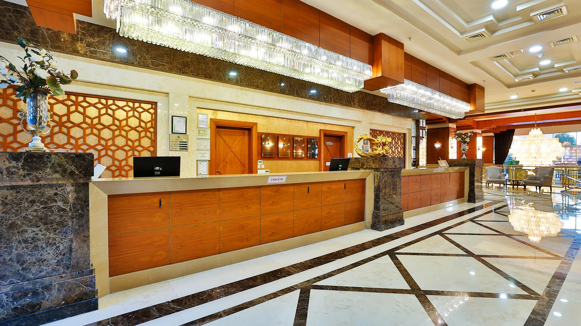 Crystal Deluxe Resort & Spa – 38
