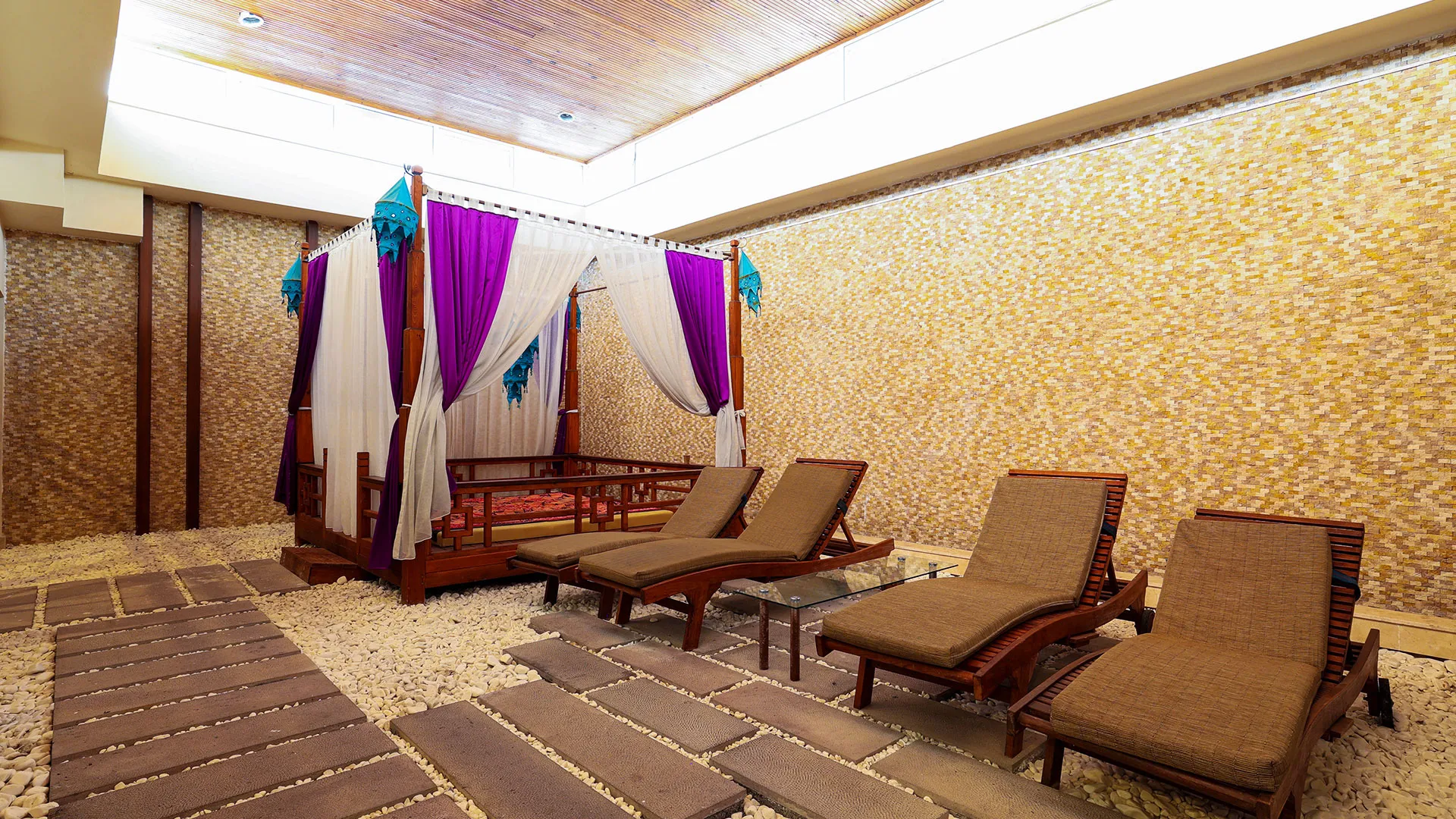 Crystal Deluxe Resort & Spa – 12